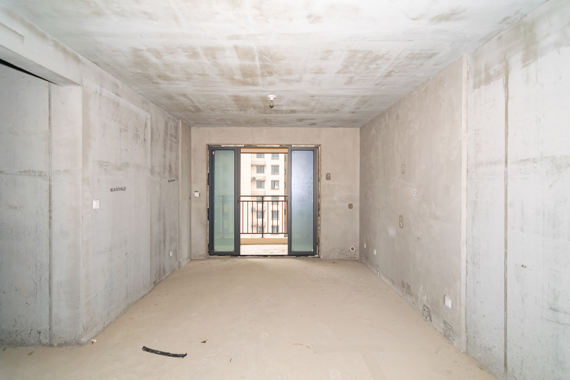 澳海望洲府  3室2厅2卫    70.0万客厅