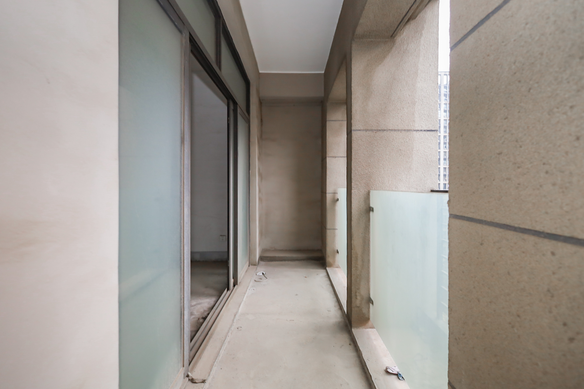 郡原广场 3室2厅2卫 138.0万 郡原广场 3室2厅2卫 138.0万阳台