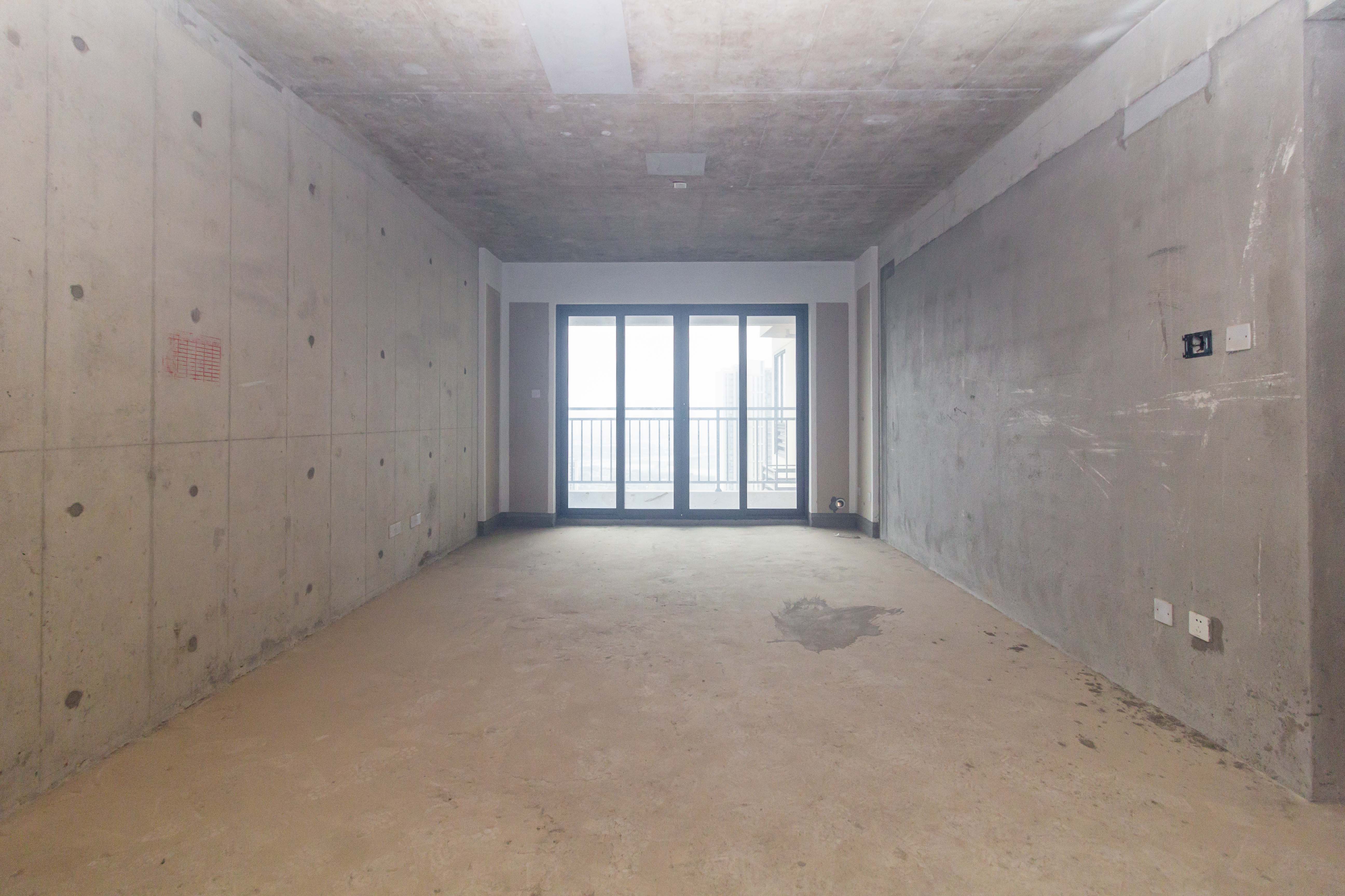 龙湖碧桂园天宸原著  4室2厅2卫    168.0万客厅