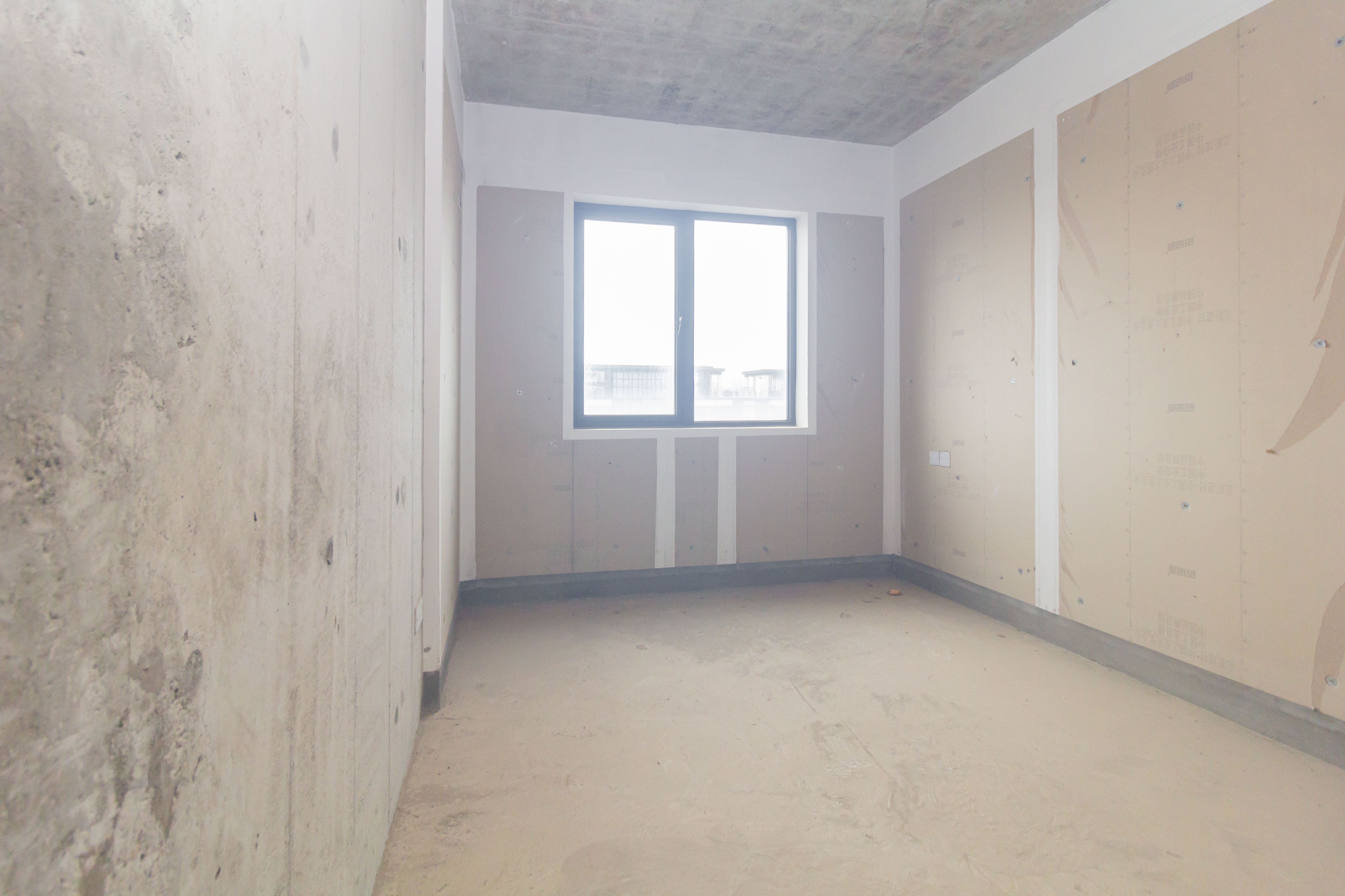 龙湖碧桂园天宸原著  4室2厅2卫    168.0万卧室