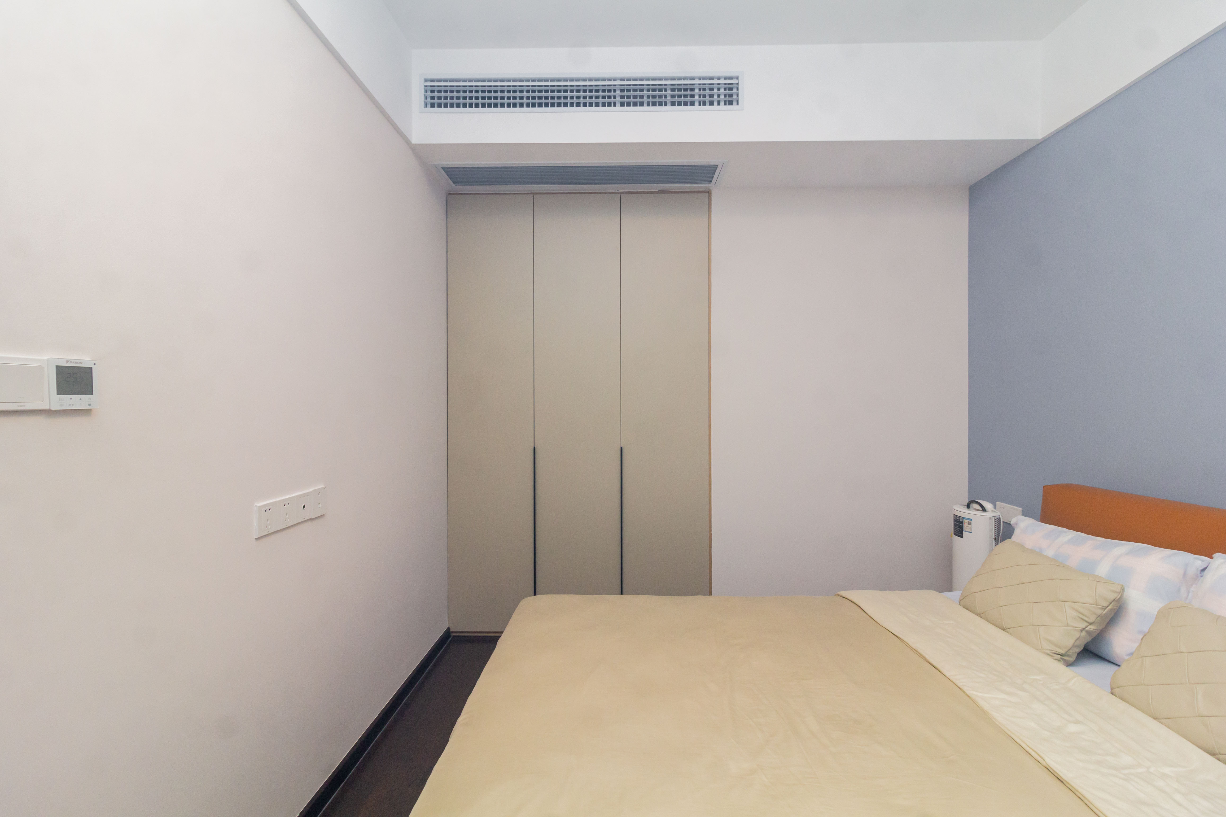 金茂建发观悦  4室2厅2卫   283.00万卧室