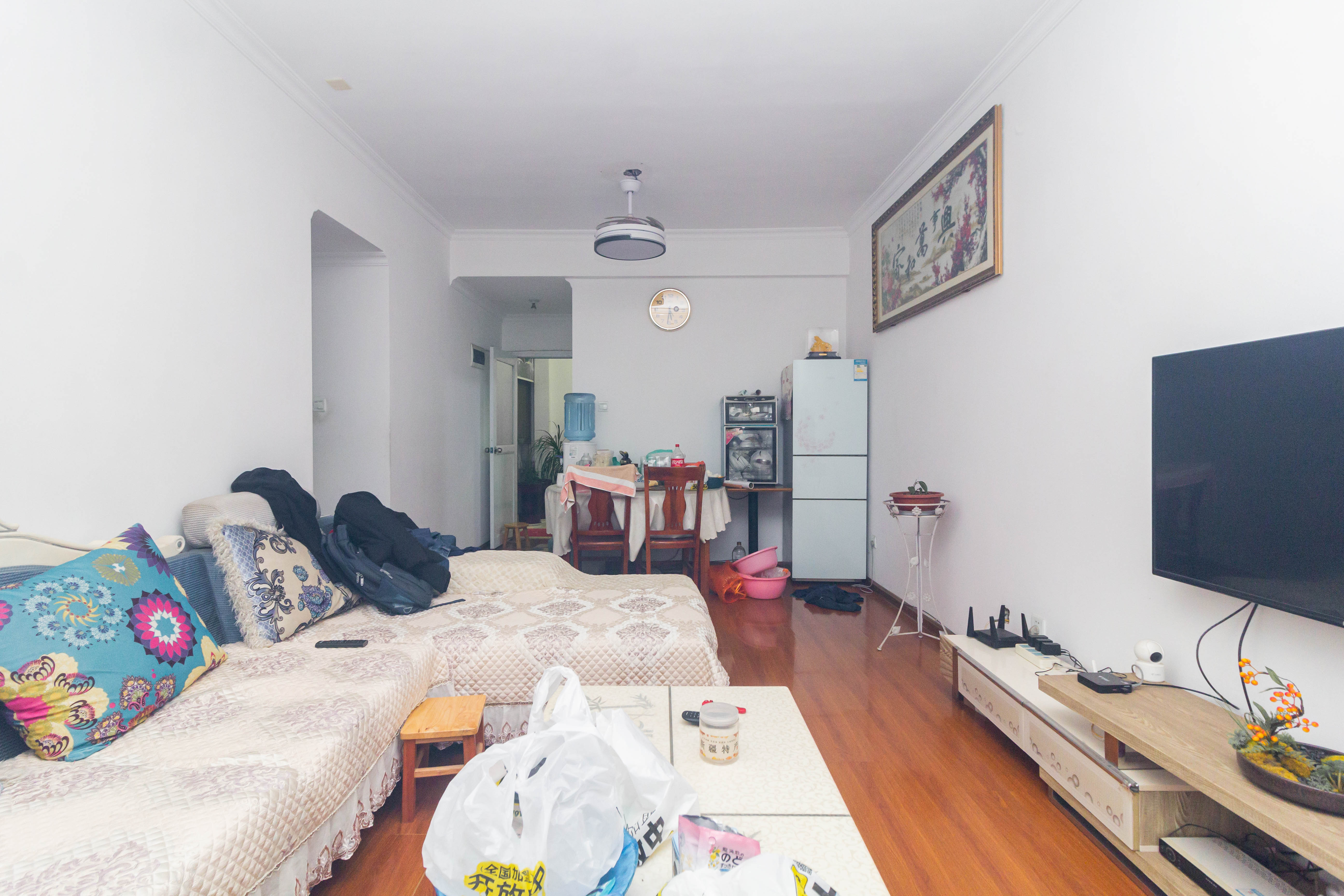 豪庭(江城豪庭) 2室2厅1卫 45.8万 豪庭(江城豪庭) 2室2厅1卫 45.8万客厅