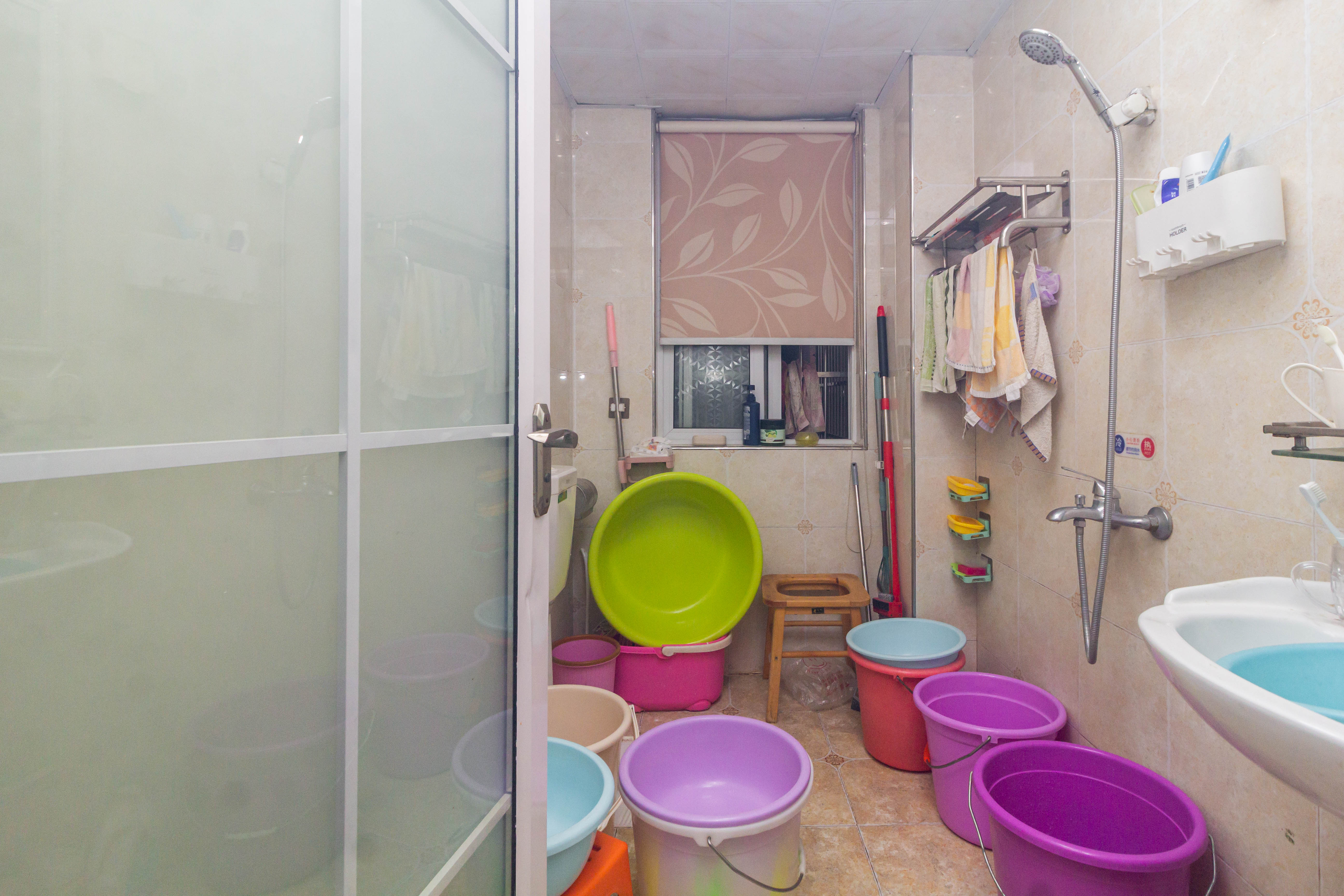 豪庭(江城豪庭) 2室2厅1卫 45.8万 豪庭(江城豪庭) 2室2厅1卫 45.8万卫生间