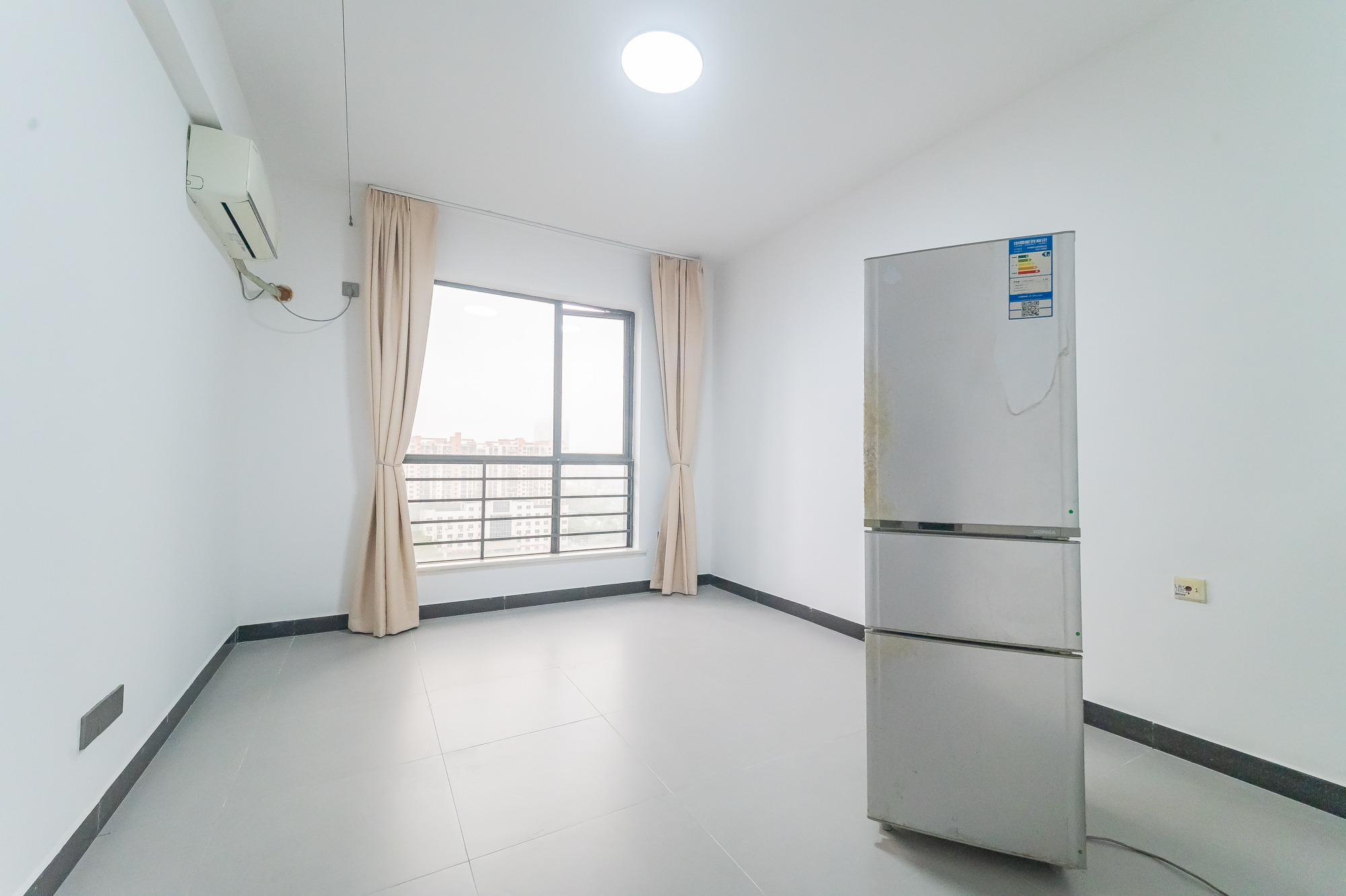 尚城  2室2厅1卫    61.8万卧室