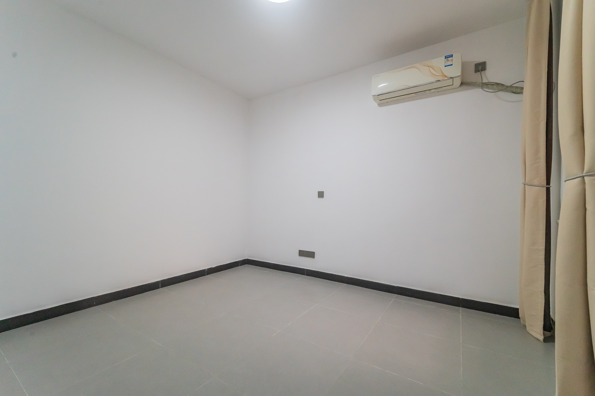 尚城  2室2厅1卫    61.8万卧室