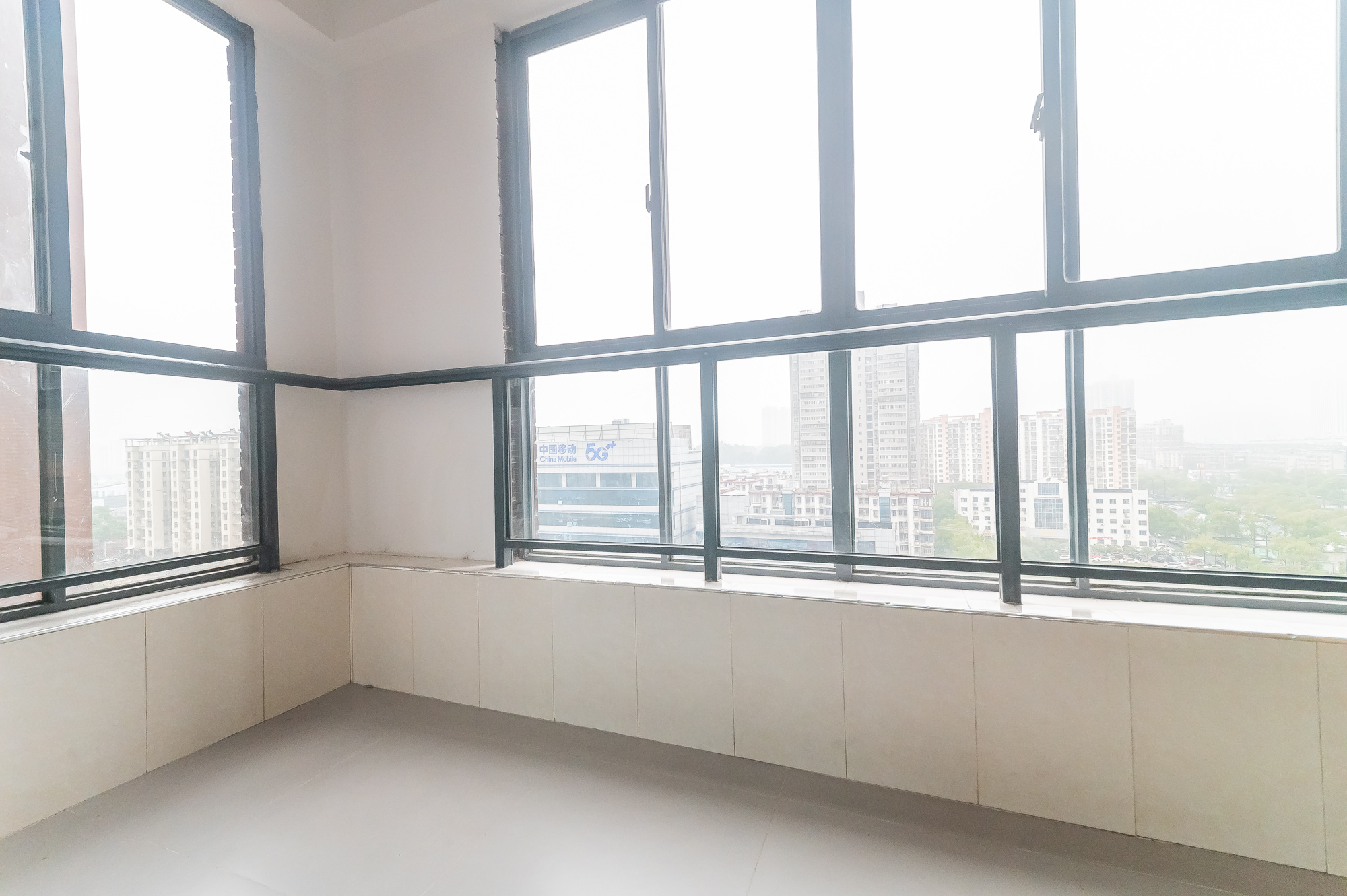 尚城  2室2厅1卫    61.8万阳台