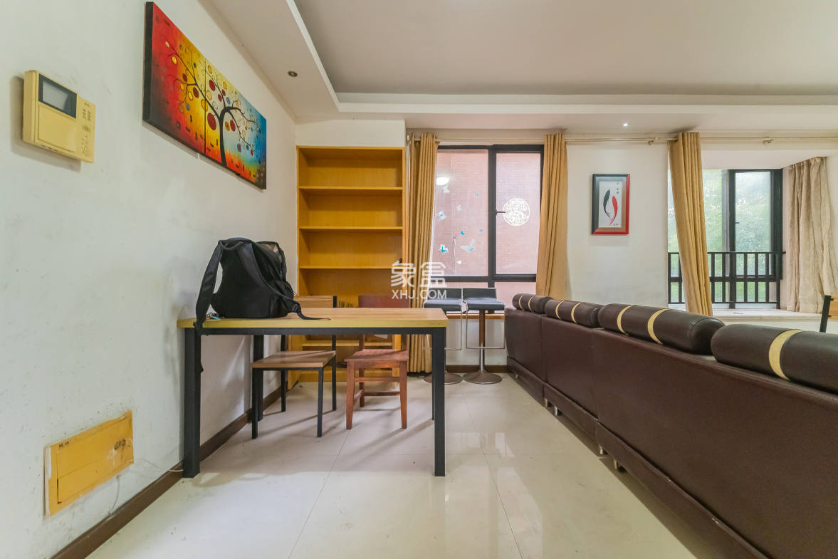 华润凤凰城一期  3室2厅1卫    58.0万 华润凤凰城一期  3室2厅1卫    58.0万客厅