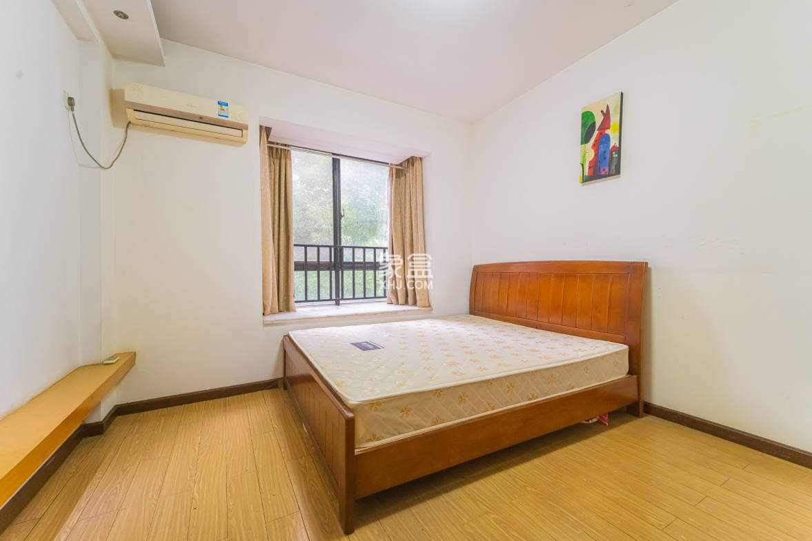 华润凤凰城一期  3室2厅1卫    58.0万 华润凤凰城一期  3室2厅1卫    58.0万卧室