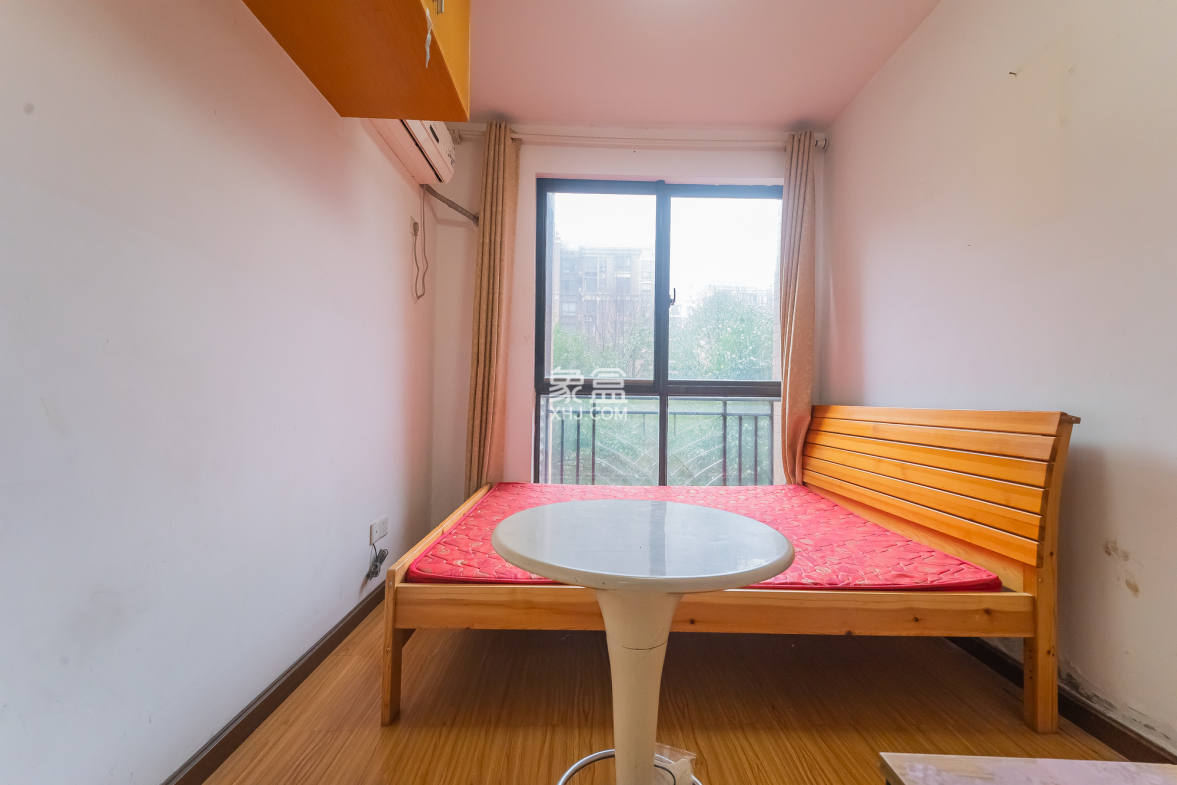 华润凤凰城一期  3室2厅1卫    58.0万 华润凤凰城一期  3室2厅1卫    58.0万卧室