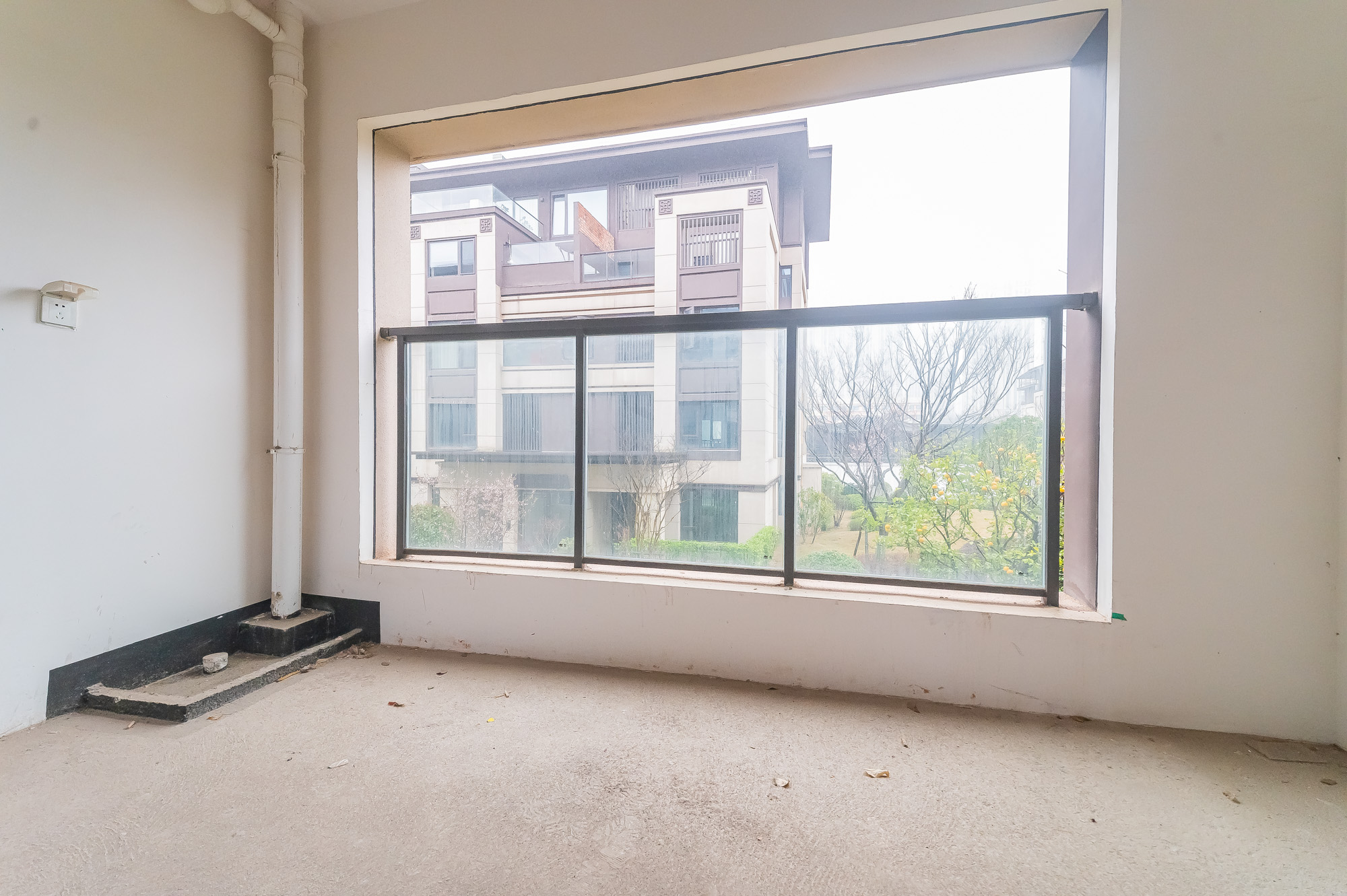 中交建发松雅院  5室2厅2卫    360.0万其他