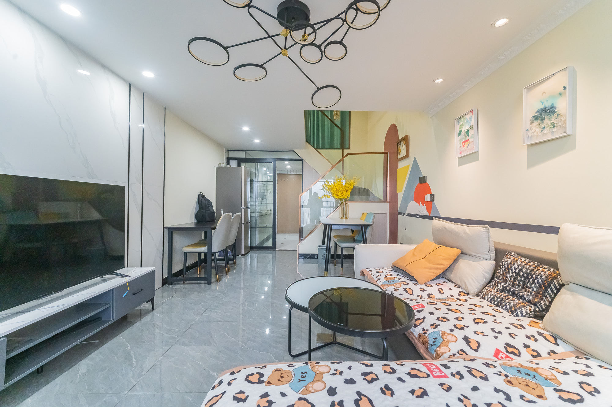 海伦春天  2室2厅1卫    30.0万 海伦春天  2室2厅1卫    30.0万客厅