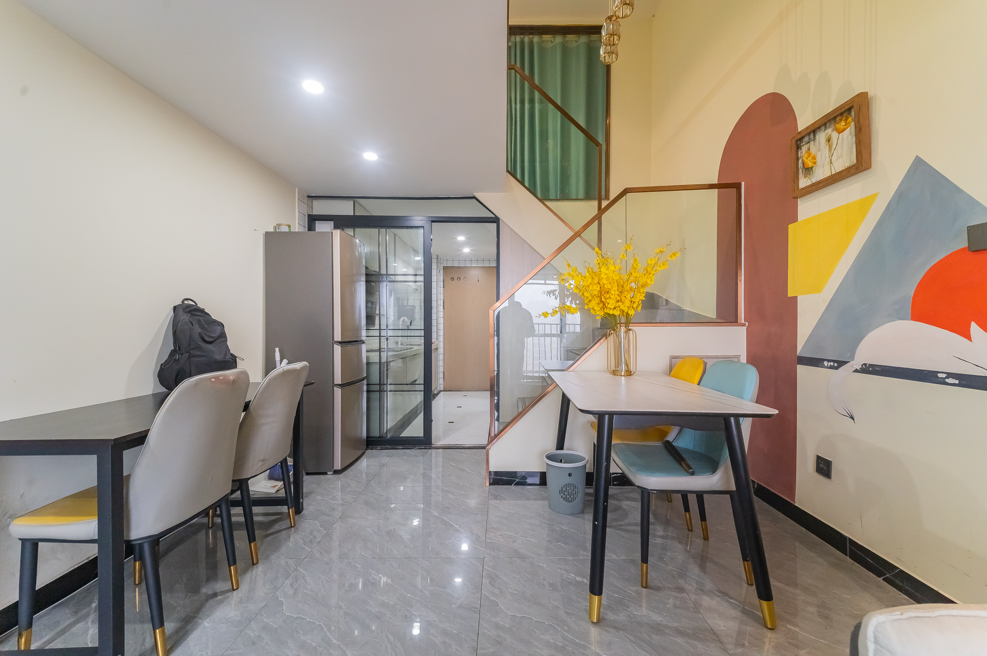 海伦春天  2室2厅1卫    30.0万 海伦春天  2室2厅1卫    30.0万客厅