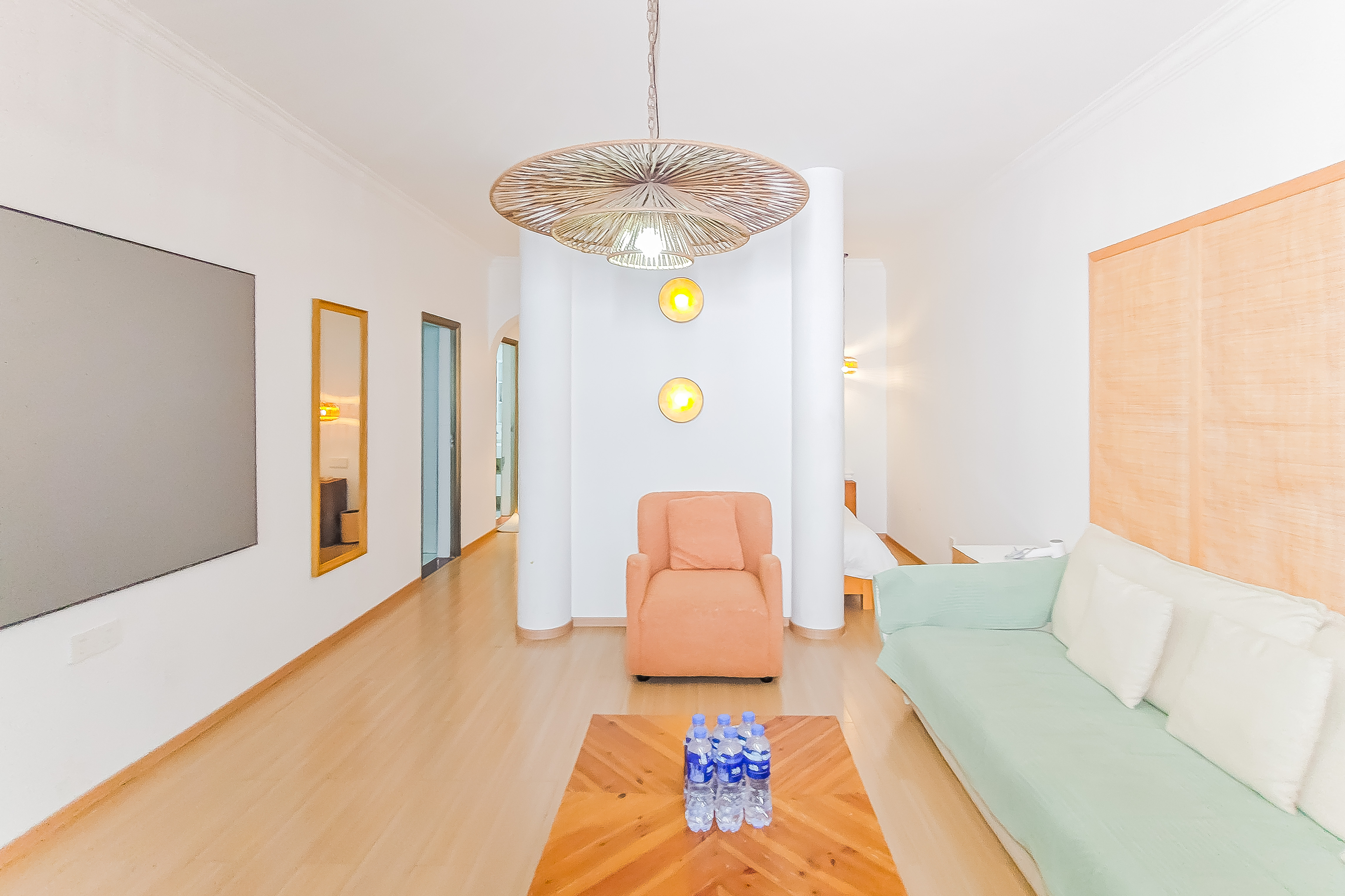 五一大道202(中环壹世界)  2室2厅1卫    80.0万 五一大道202(中环壹世界)  2室2厅1卫    80.0万客厅