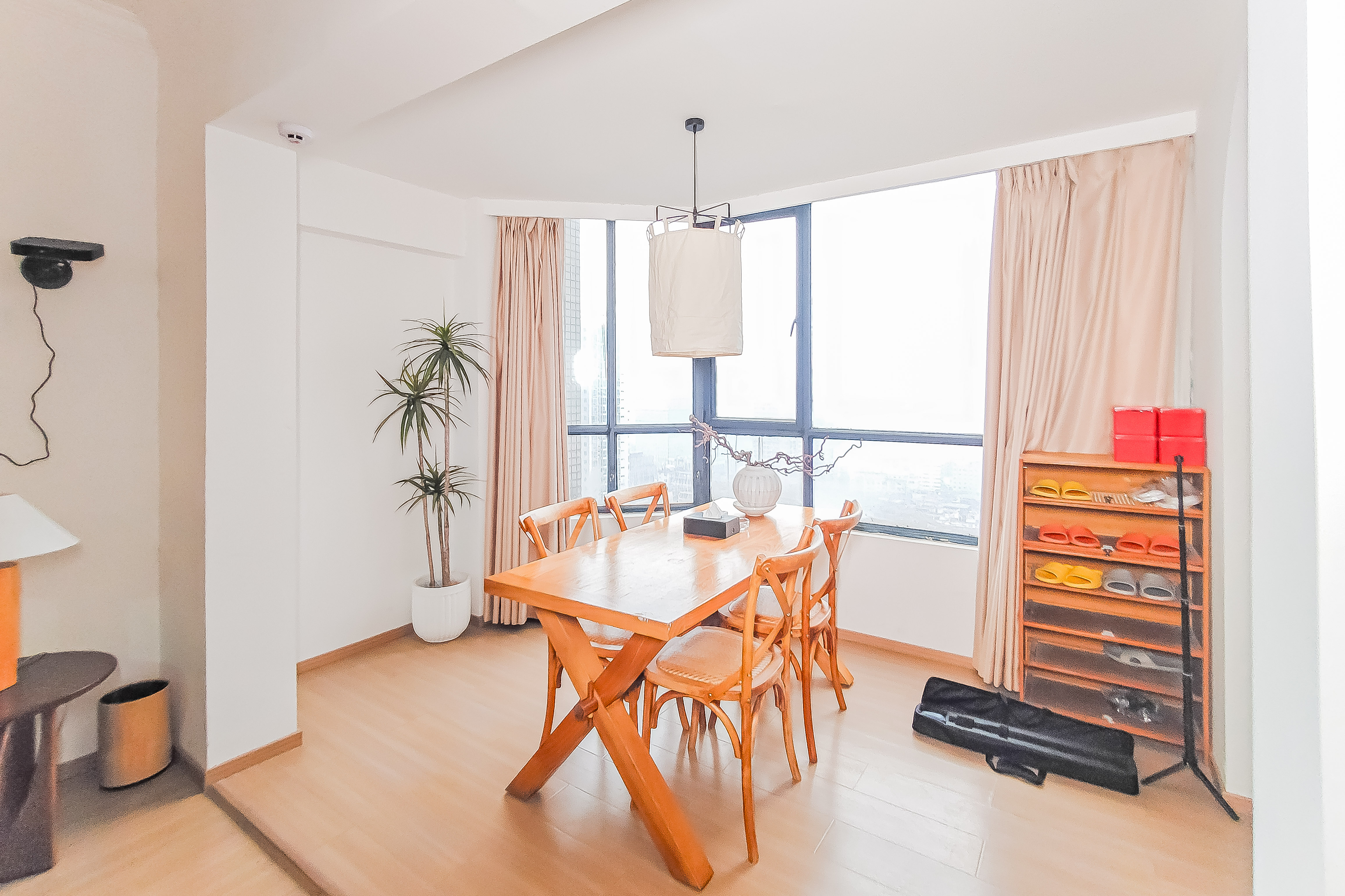 五一大道202(中环壹世界)  2室2厅1卫    80.0万 五一大道202(中环壹世界)  2室2厅1卫    80.0万客厅