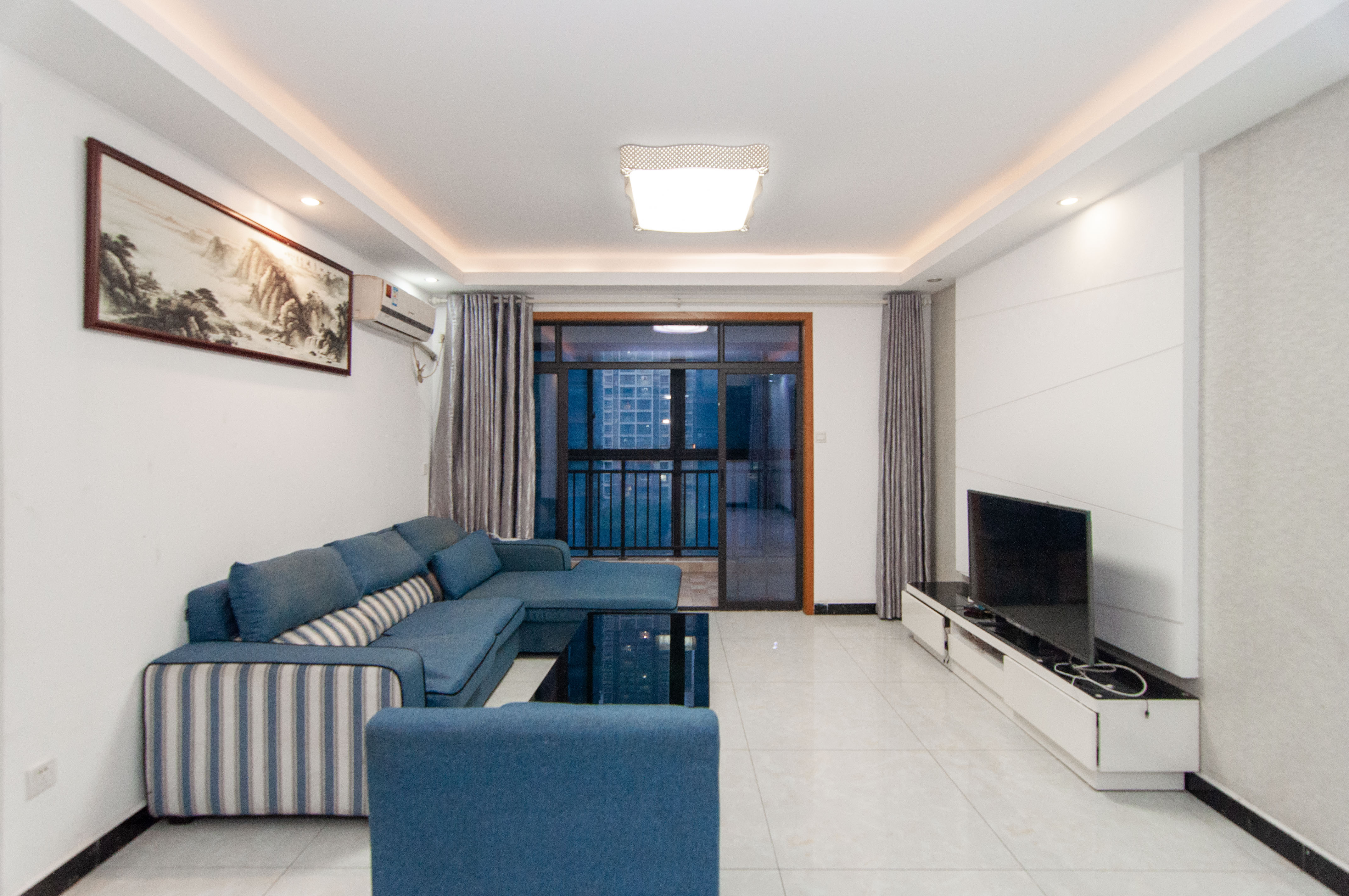 湘腾琴岛 3室2厅2卫 142.0万 湘腾琴岛 3室2厅2卫 142.0万客厅