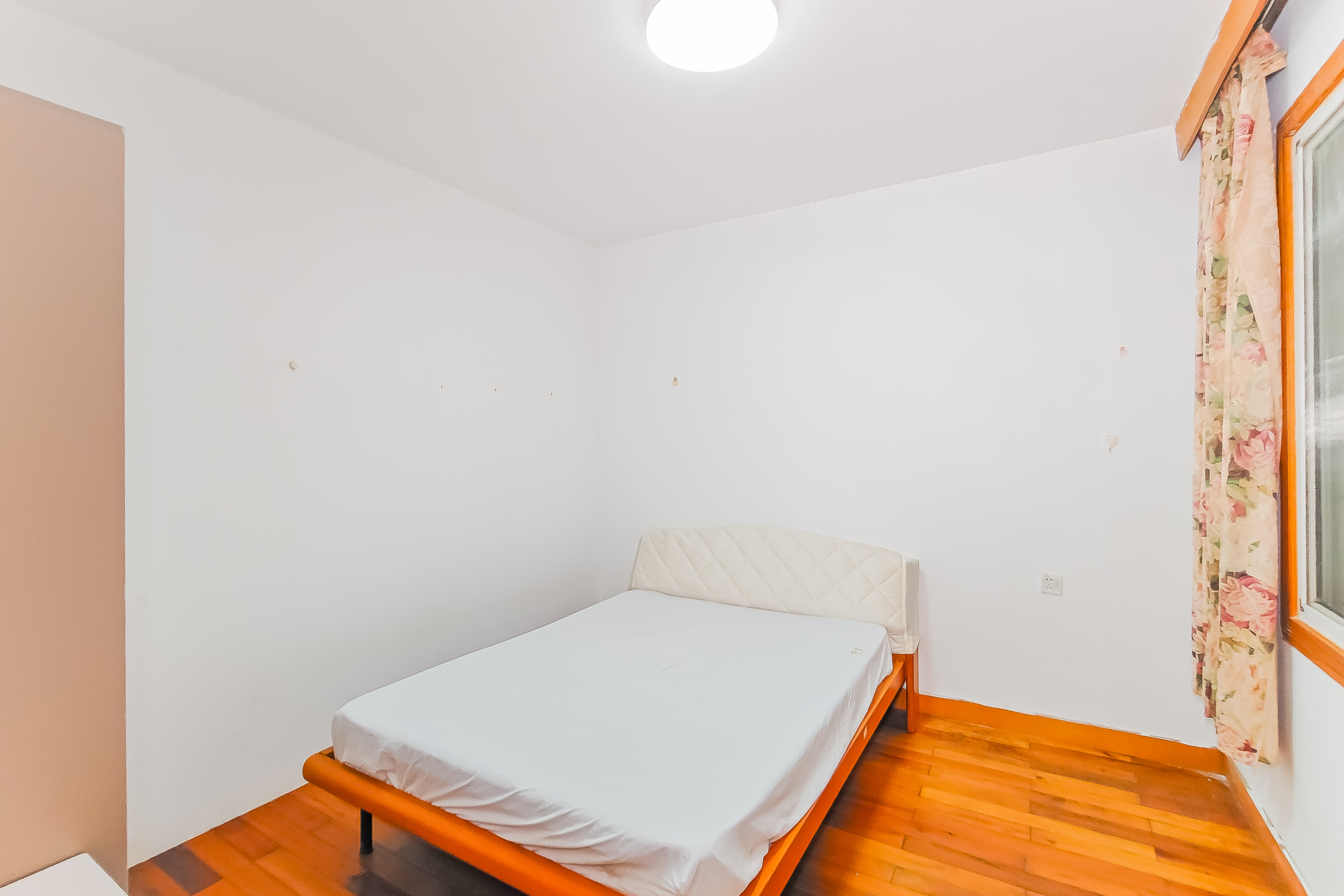 建材设计研究院综合楼（省建筑材料研究设计院宿舍）  3室2厅1卫   84.80万卧室