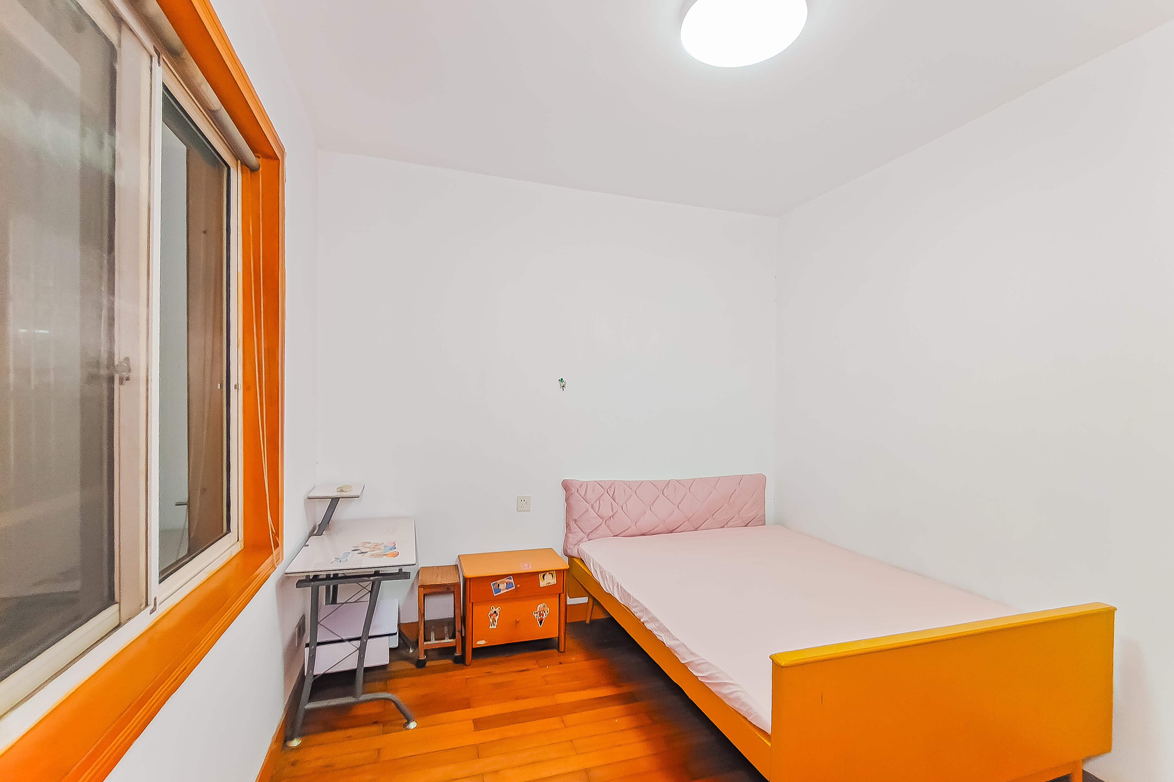 建材设计研究院综合楼（省建筑材料研究设计院宿舍）  3室2厅1卫   84.80万卧室