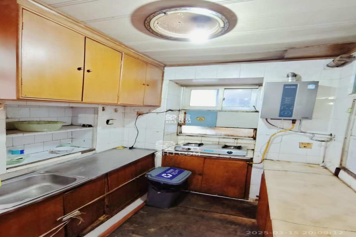 中国水电八局宿舍  3室2厅1卫    1400.0元/月 中国水电八局宿舍  3室2厅1卫    1400.0元/月室内图