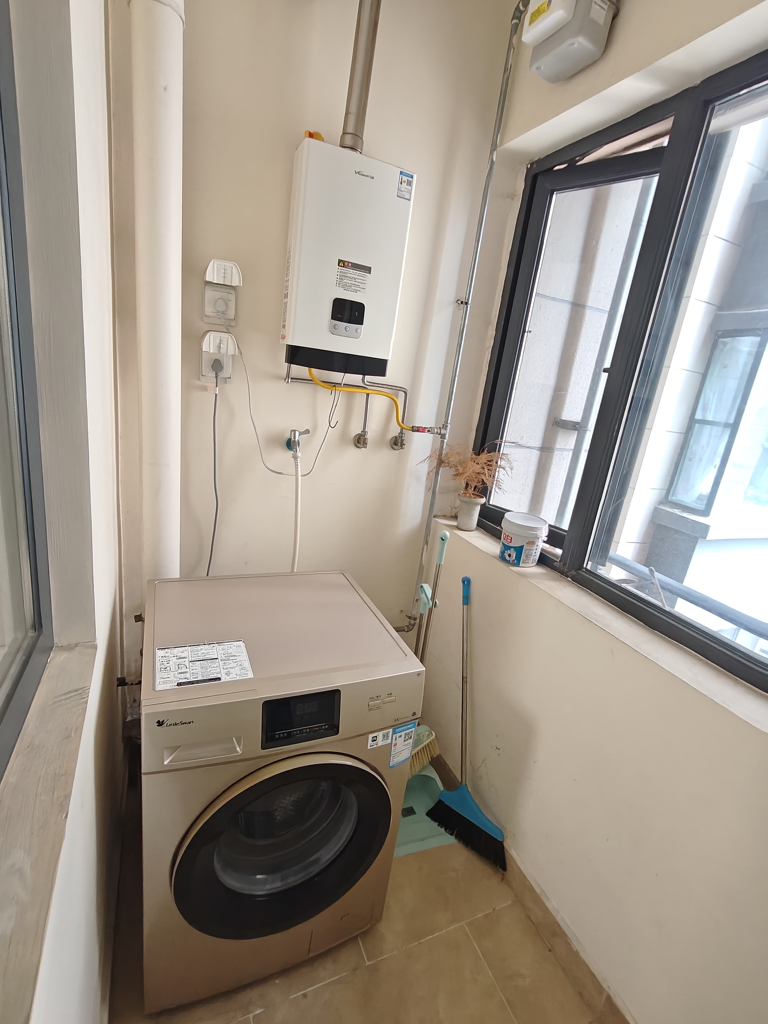 恒大华府 3室2厅2卫 1700.0元/月 恒大华府 3室2厅2卫 1700.0元/月室内图