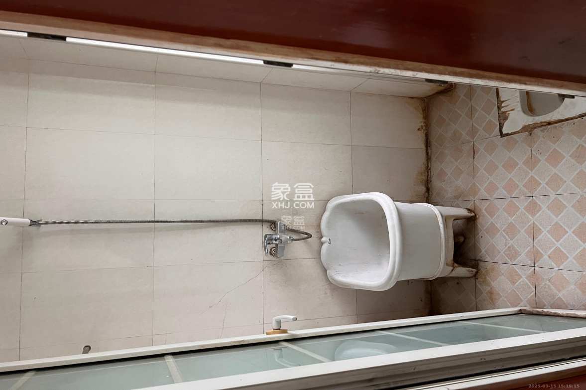 金麓西岸和苑  2室2厅1卫    1200.0元/月 金麓西岸和苑  2室2厅1卫    1200.0元/月室内图