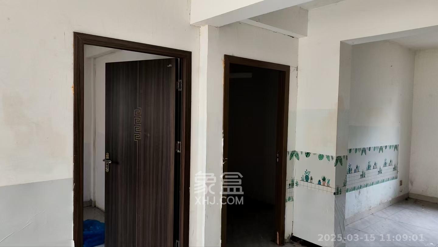 星城新宇川河苑 2室2厅1卫 3400.0元/月 星城新宇川河苑 2室2厅1卫 3400.0元/月室内图