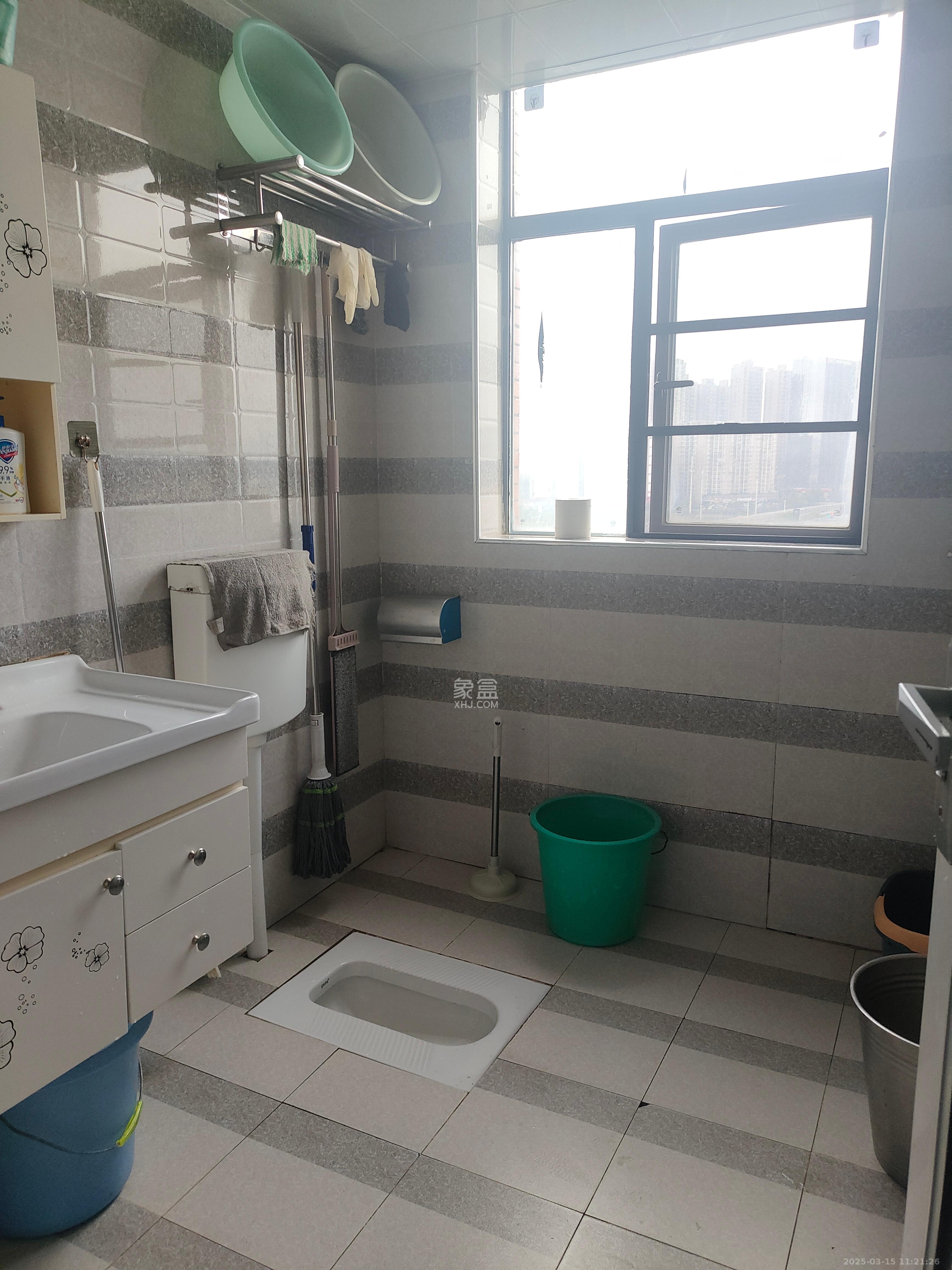 长永佳苑 3室2厅1卫 1800.0元/月 长永佳苑 3室2厅1卫 1800.0元/月室内图