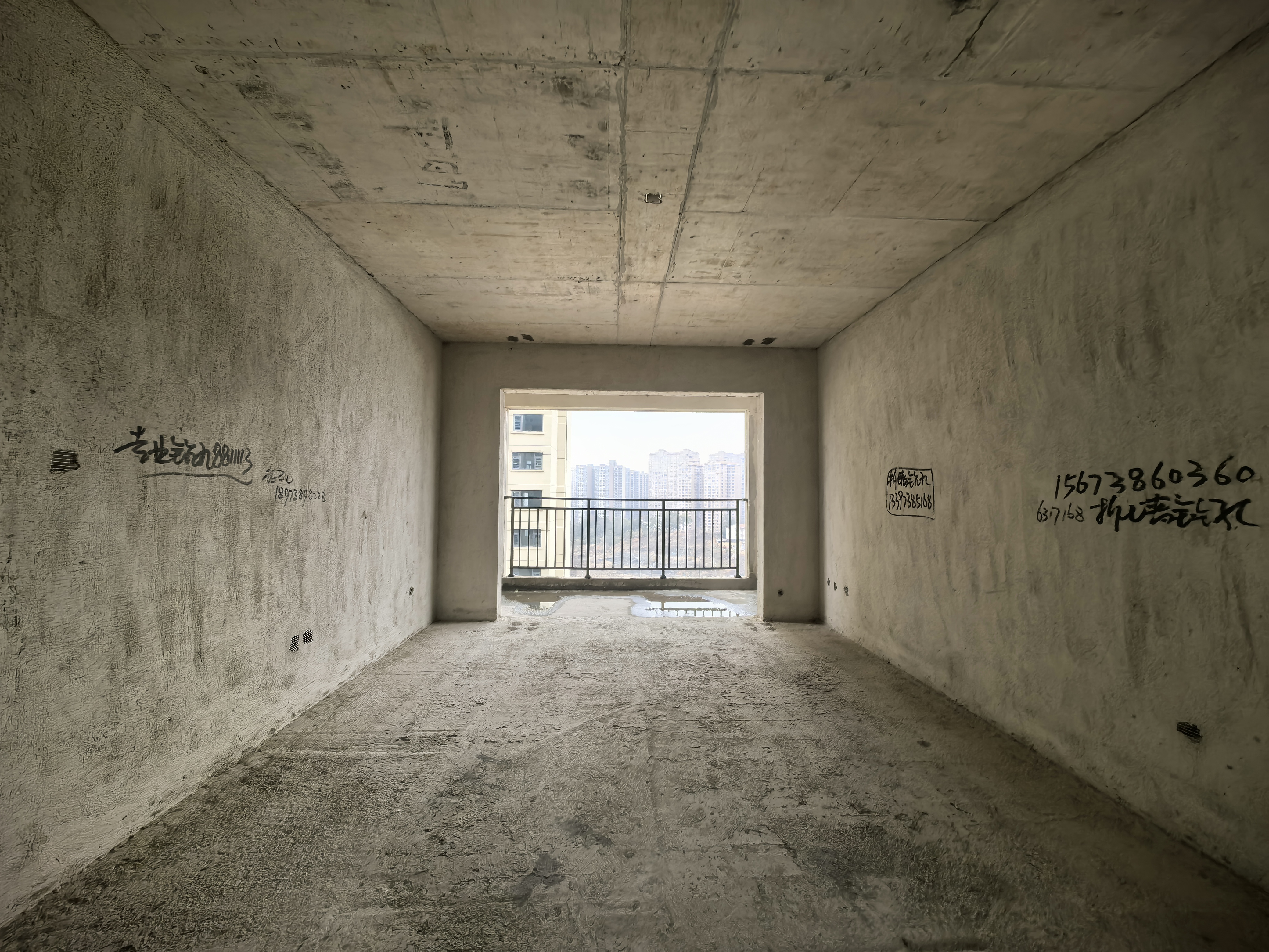 徐福桃花源 4室2厅2卫 87.8万 徐福桃花源 4室2厅2卫 87.8万客厅