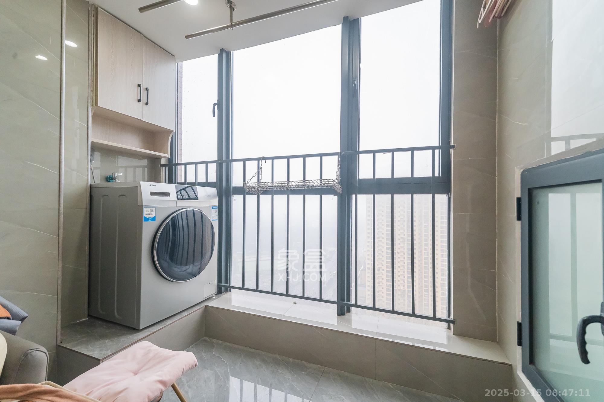 海伦春天  2室2厅1卫   2000.00元/月室内图