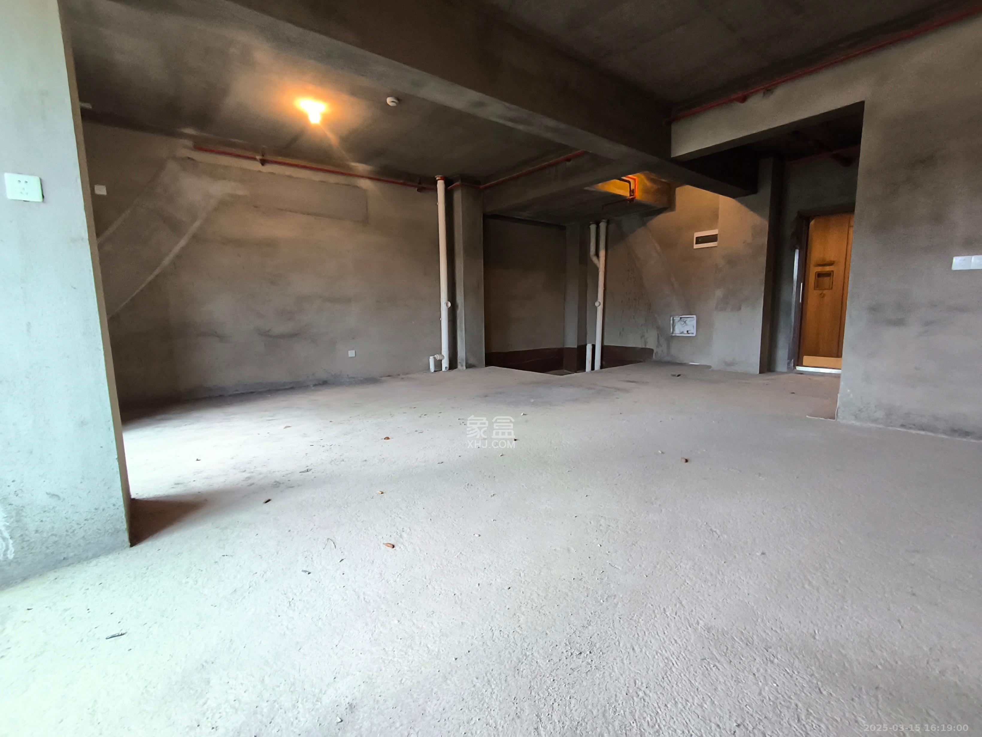 鑫远紫樾香山二期 2室2厅1卫 2200.0元/月 鑫远紫樾香山二期 2室2厅1卫 2200.0元/月室内图