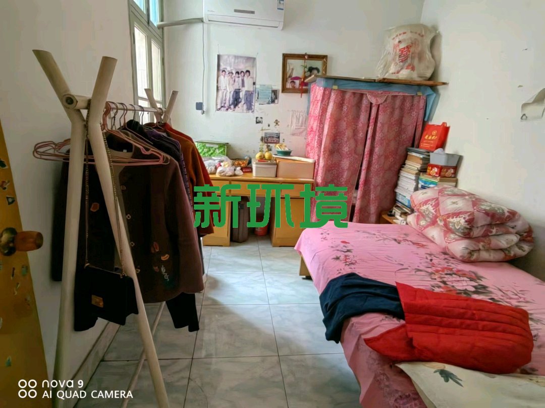 自来水厂宿舍  3室2厅1卫   45.00万客厅