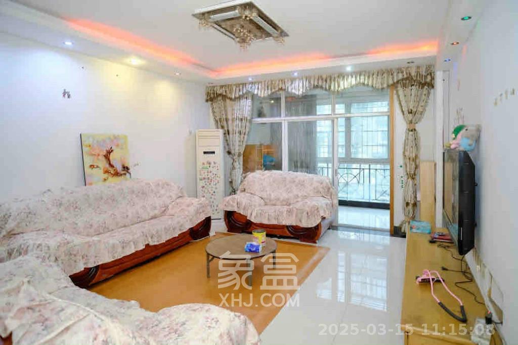 山水人家三期  3室2厅2卫   1800.00元/月室内图