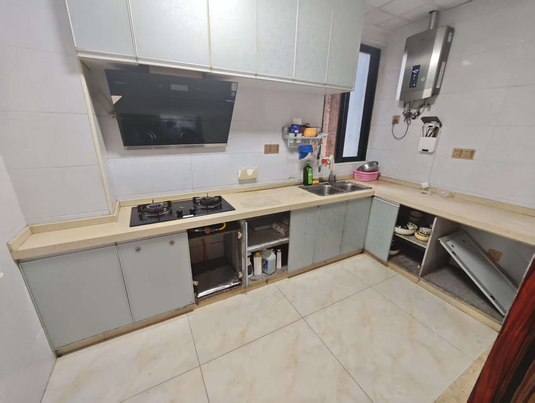 环强御景湾 3室2厅2卫 3500.0元/月 环强御景湾 3室2厅2卫 3500.0元/月室内图