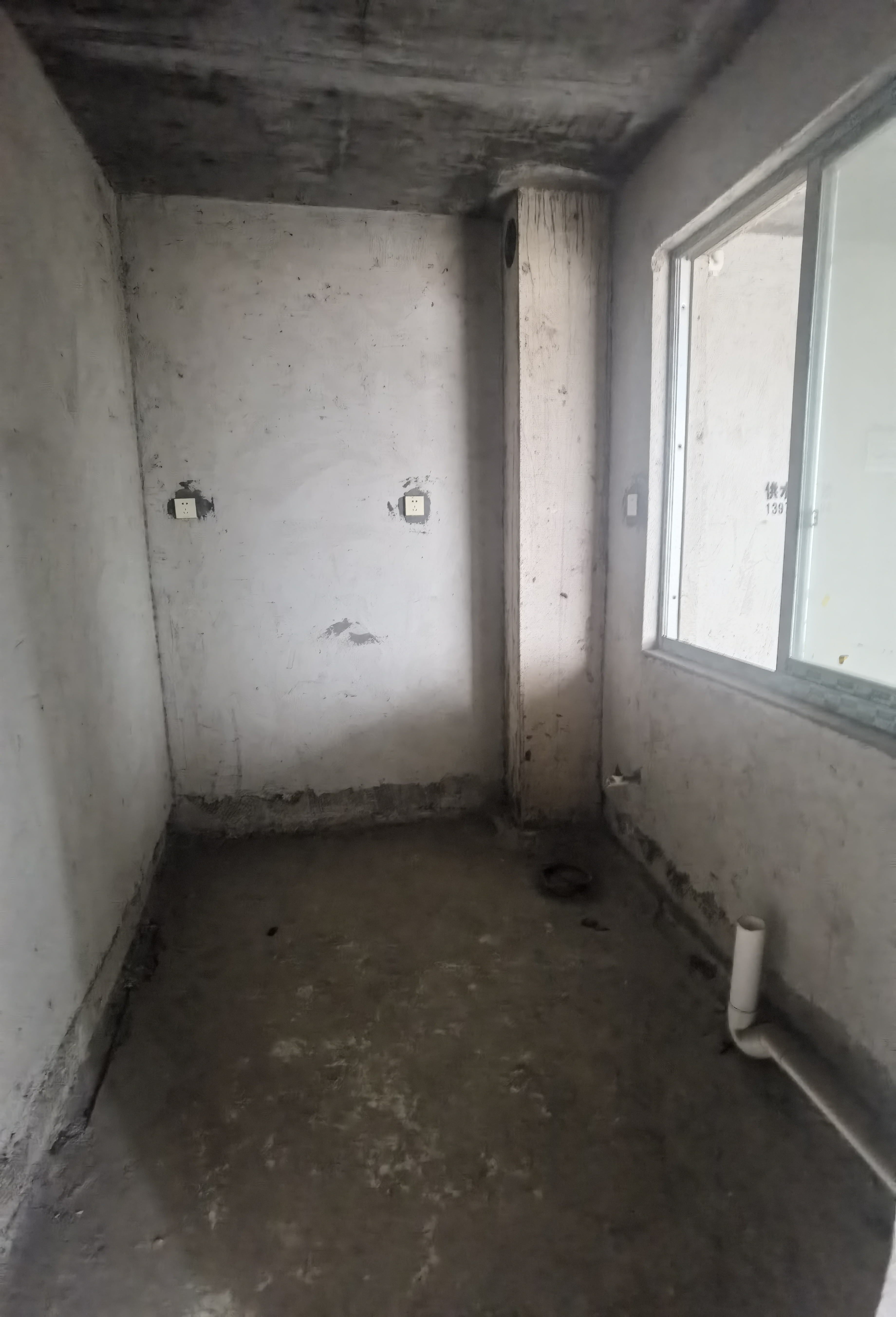 鸿都苑 1室0厅0卫 50.0万 鸿都苑 1室0厅0卫 50.0万客厅