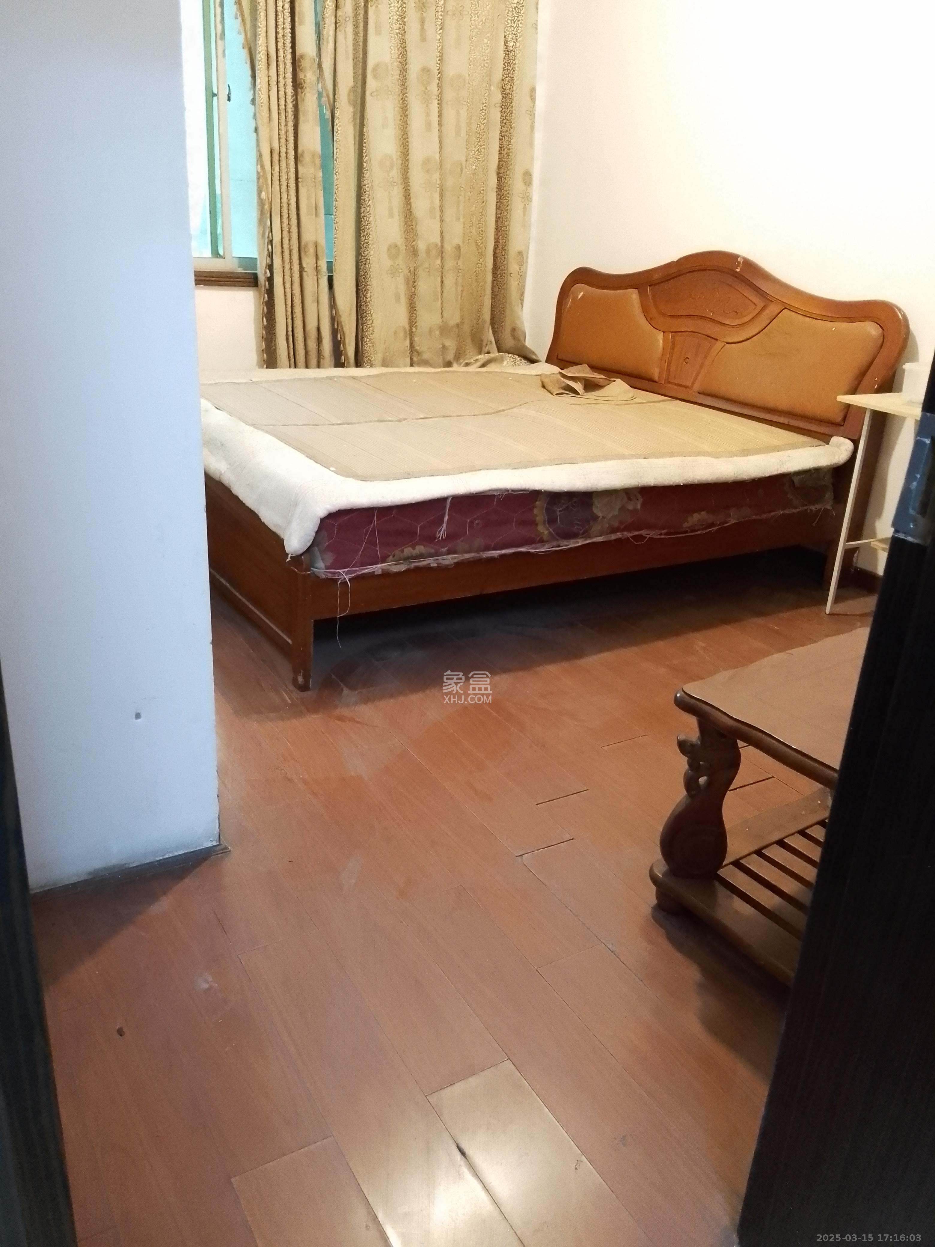 中南汽车世界 3室2厅2卫 1100.0元/月 中南汽车世界 3室2厅2卫 1100.0元/月室内图