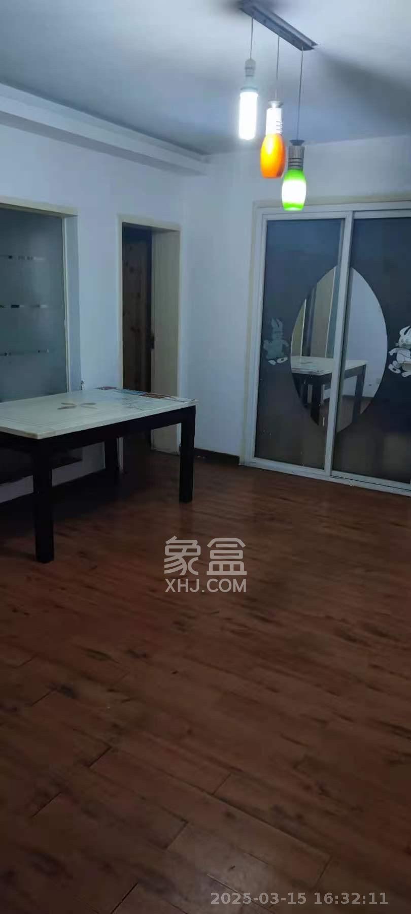 华隆大院 4室2厅2卫 2600.0元/月 华隆大院 4室2厅2卫 2600.0元/月室内图