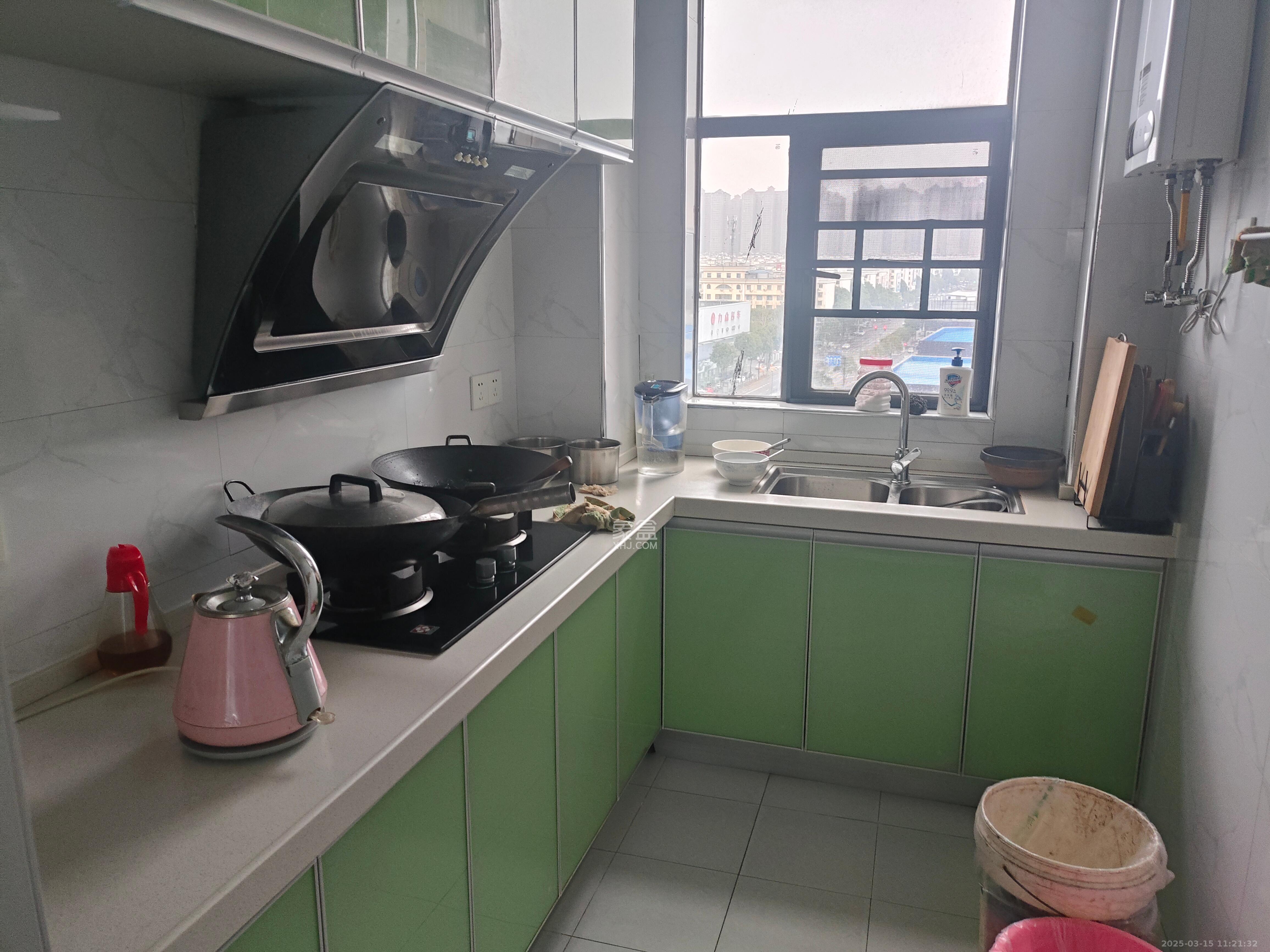 长永佳苑 3室2厅1卫 1800.0元/月 长永佳苑 3室2厅1卫 1800.0元/月室内图