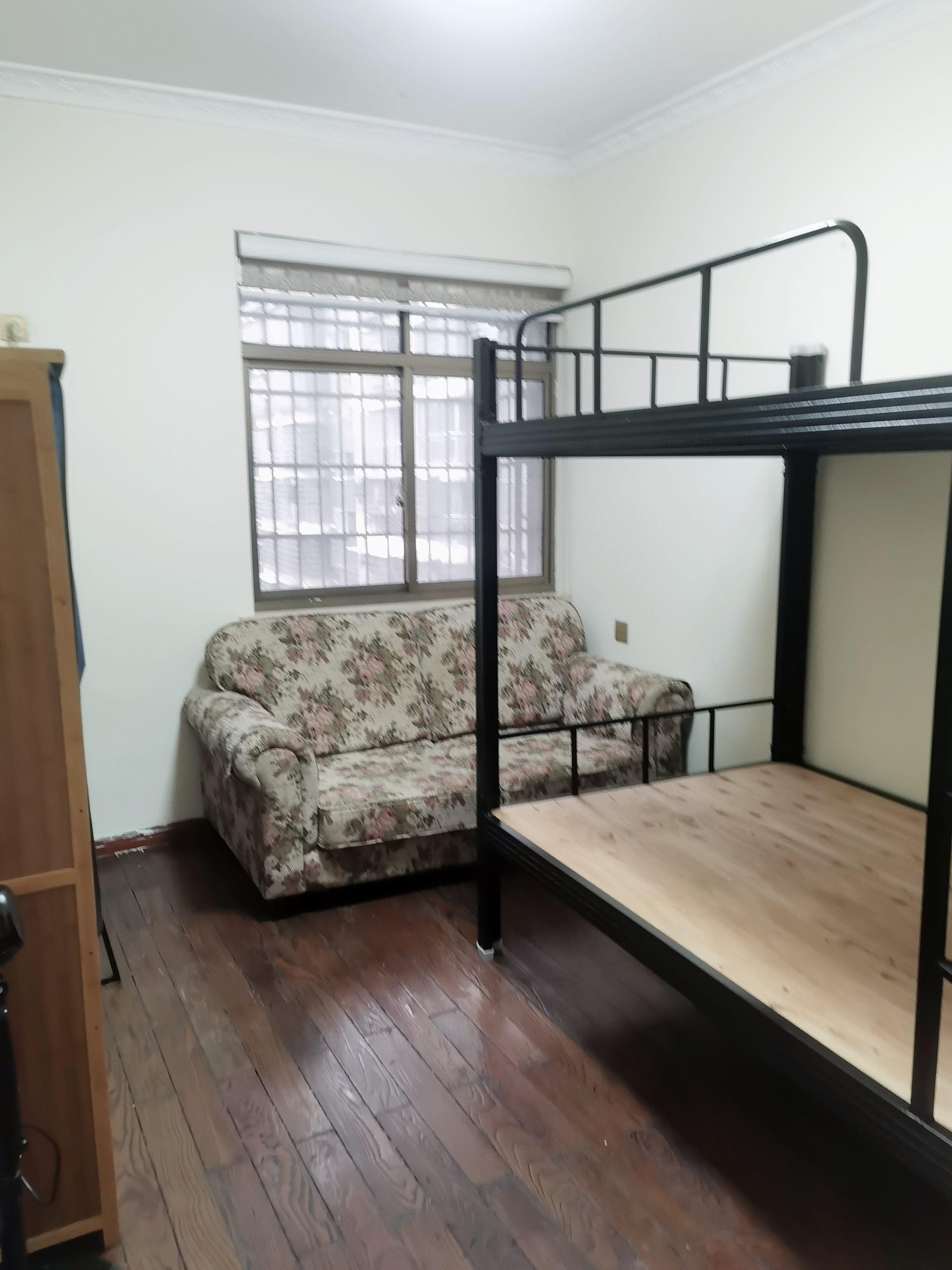 益秀园 4室2厅2卫 1800.0元/月 益秀园 4室2厅2卫 1800.0元/月室内图