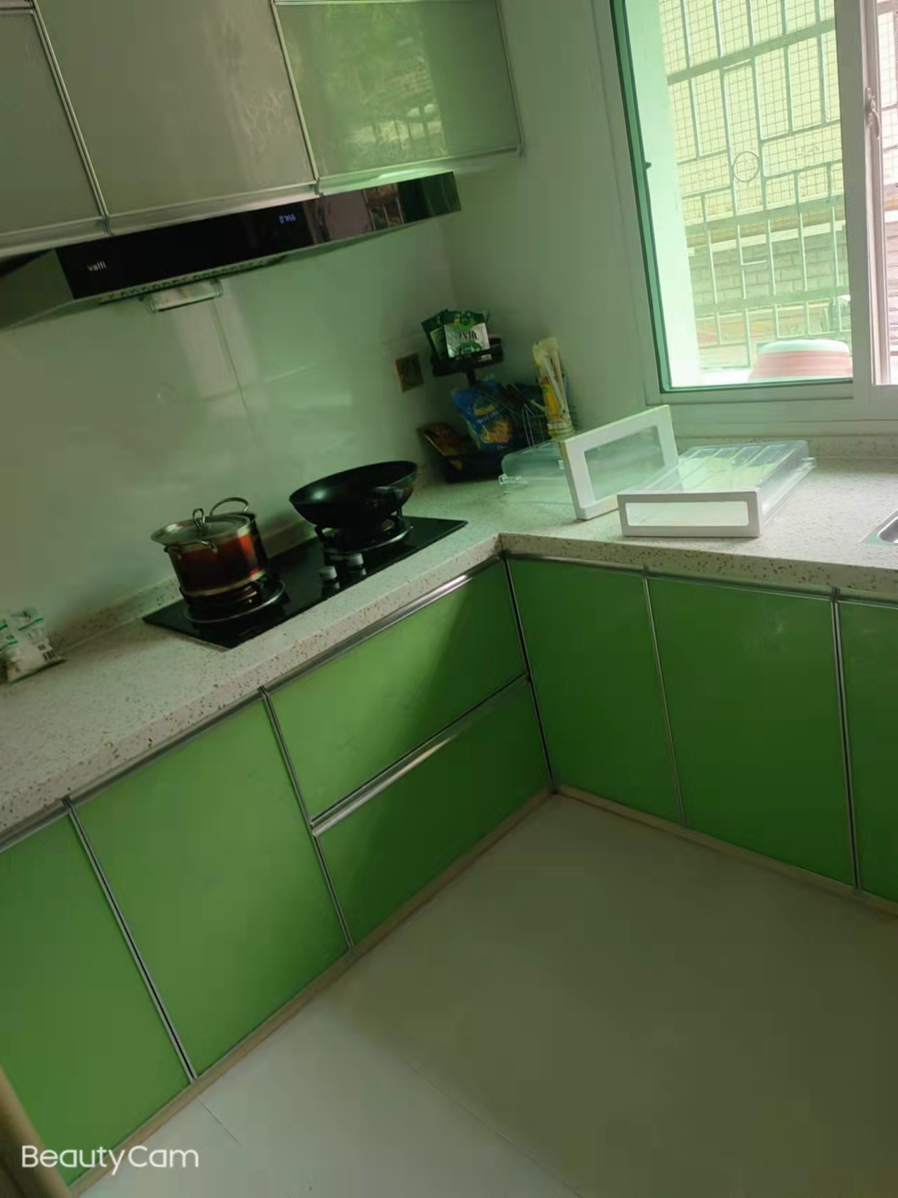 南华大学南校北门家属区 3室2厅1卫 1300.0元/月 南华大学南校北门家属区 3室2厅1卫 1300.0元/月室内图