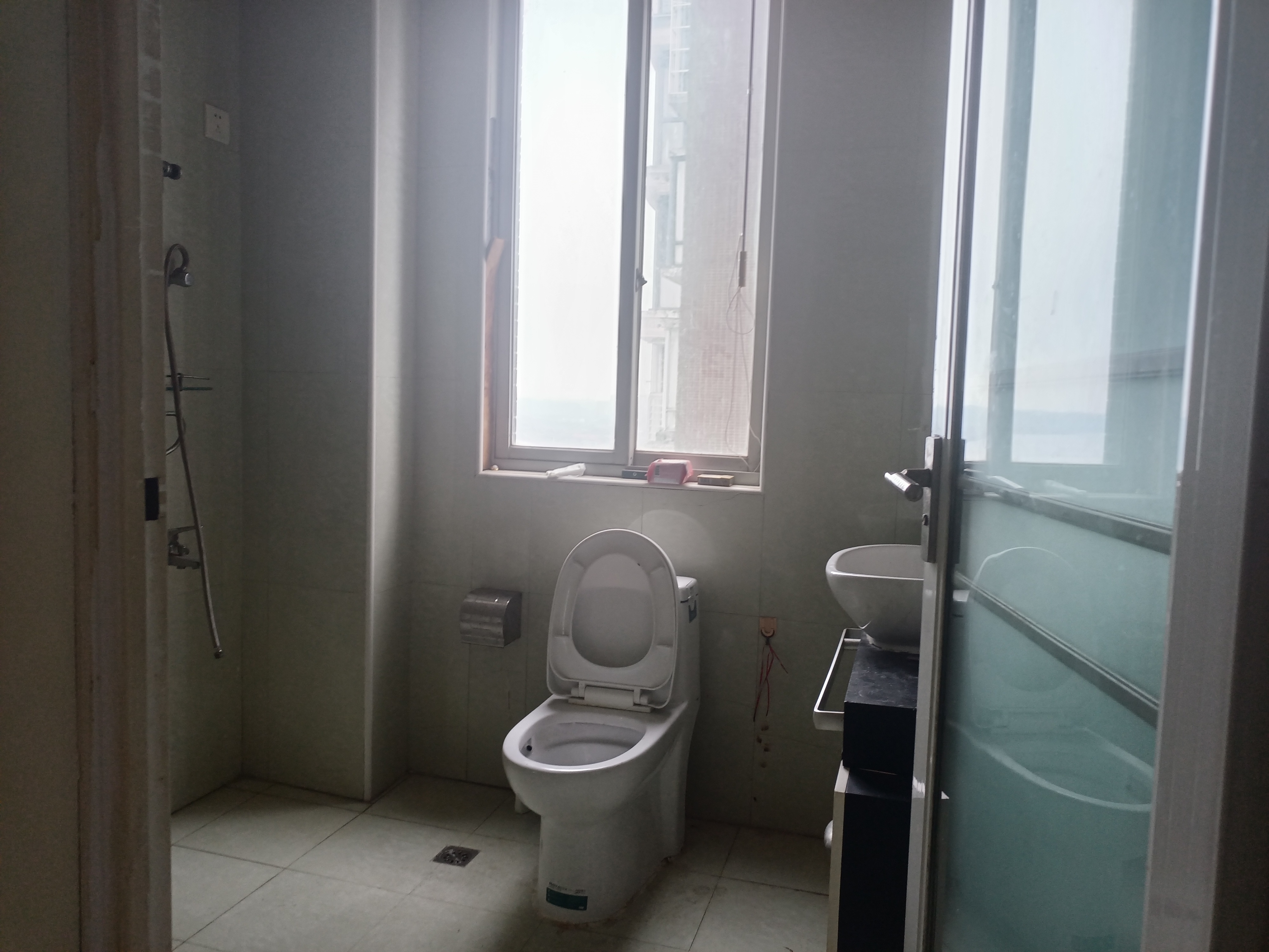 冠城江景 3室2厅1卫 1600.0元/月 冠城江景 3室2厅1卫 1600.0元/月室内图