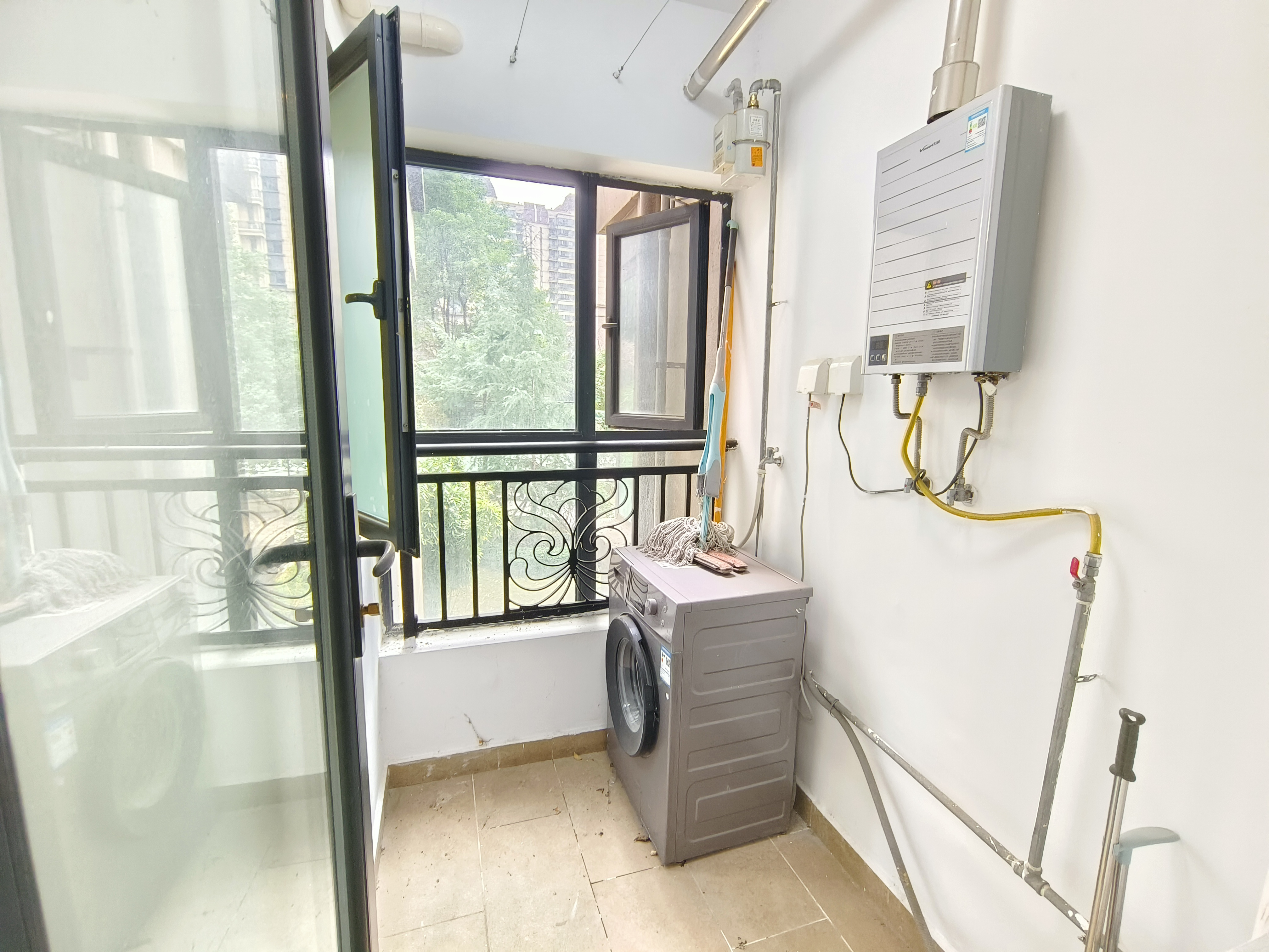 恒大华府  3室2厅1卫   1600.00元/月室内图