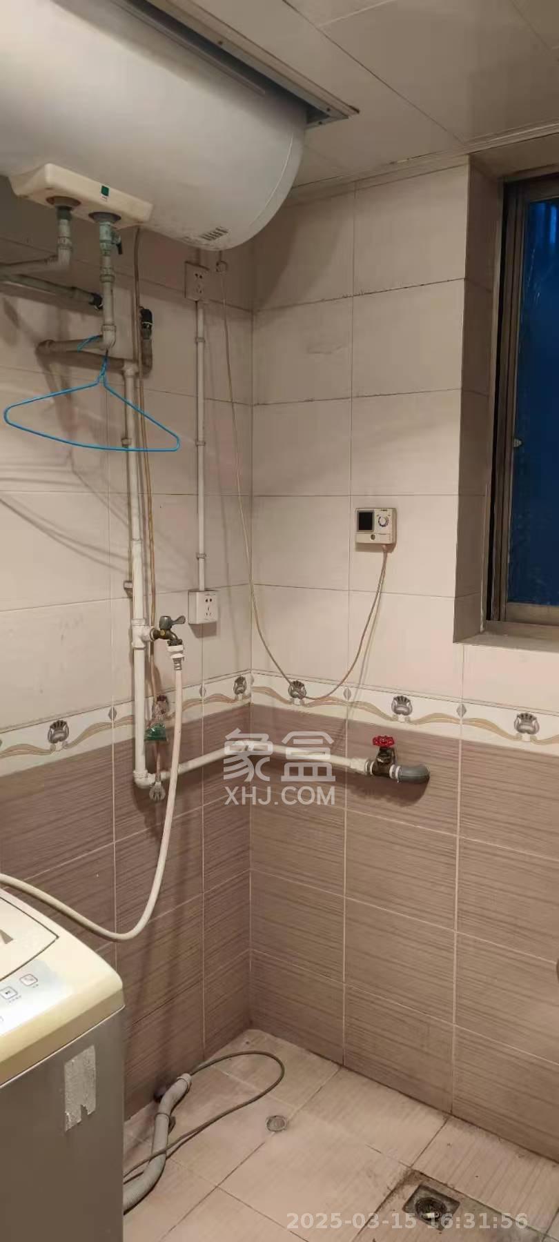 华隆大院 4室2厅2卫 2600.0元/月 华隆大院 4室2厅2卫 2600.0元/月室内图