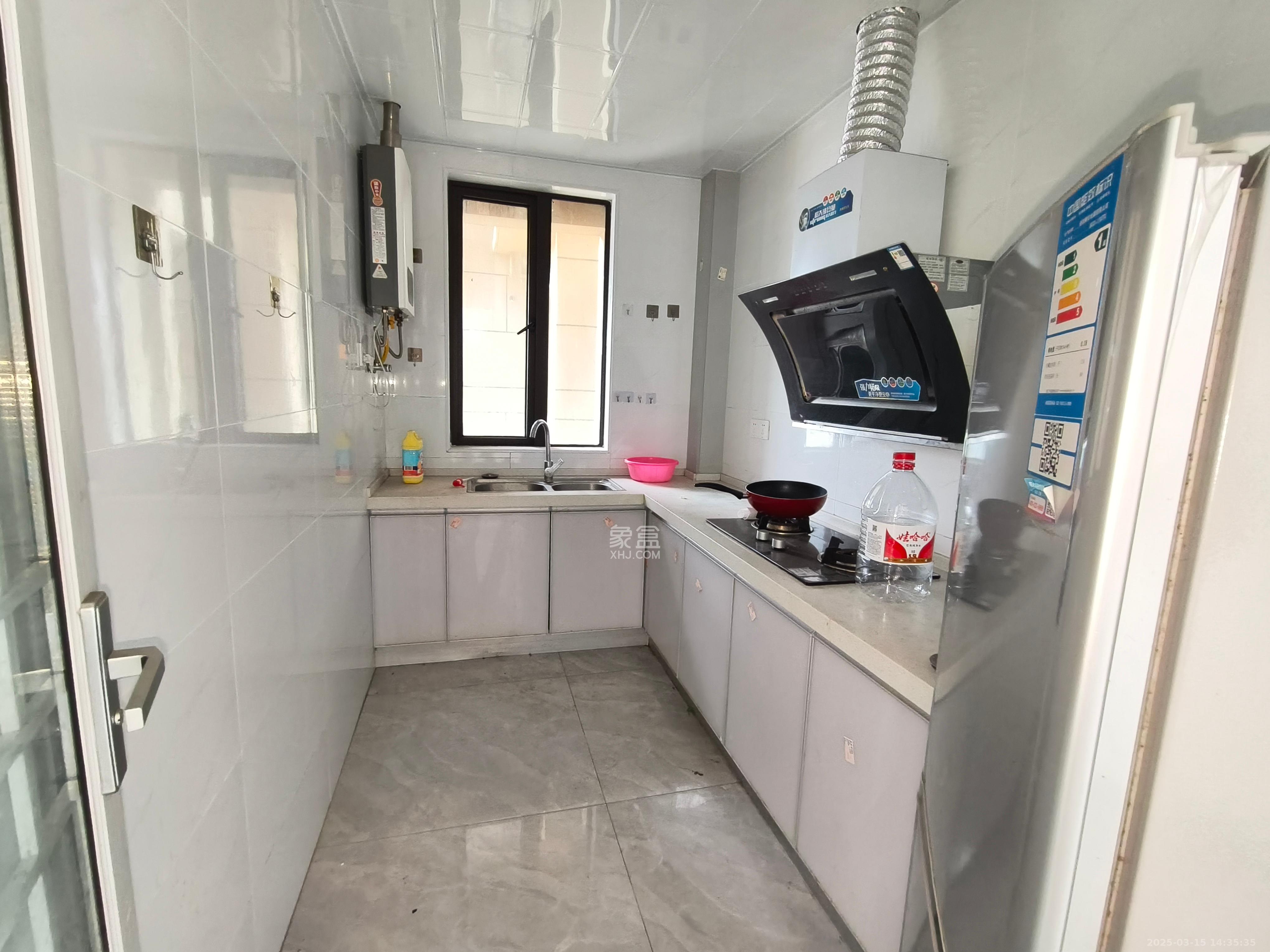 星湖湾二期高层 4室2厅2卫 3000.0元/月 星湖湾二期高层 4室2厅2卫 3000.0元/月室内图