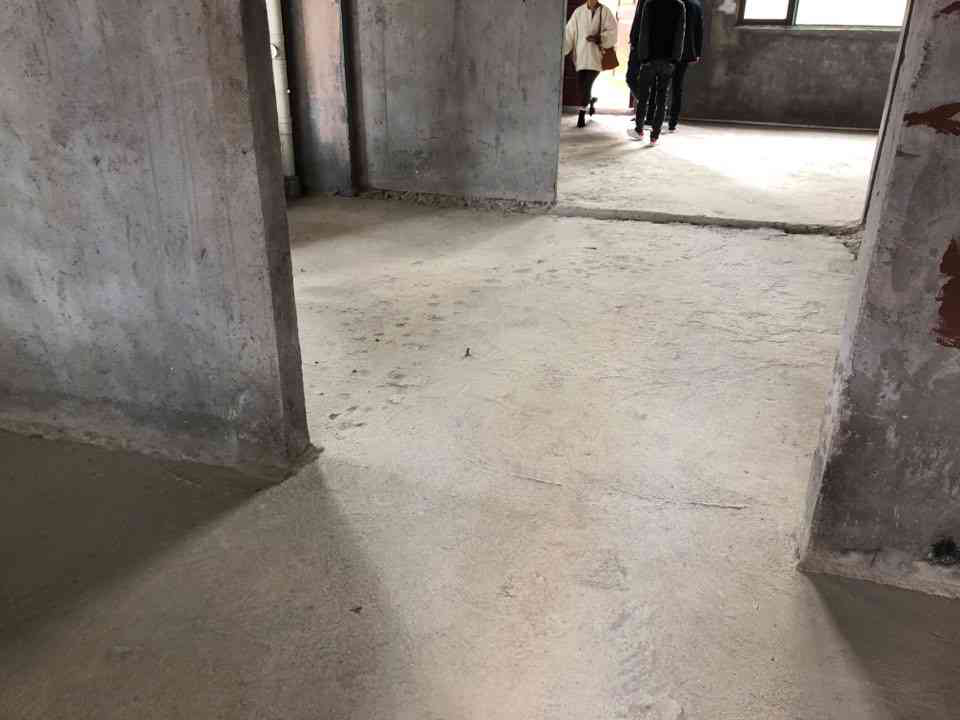 中天鹭鸶湾一期 5室2厅2卫 280.00万 中天鹭鸶湾一期 5室2厅2卫 280.00万客厅