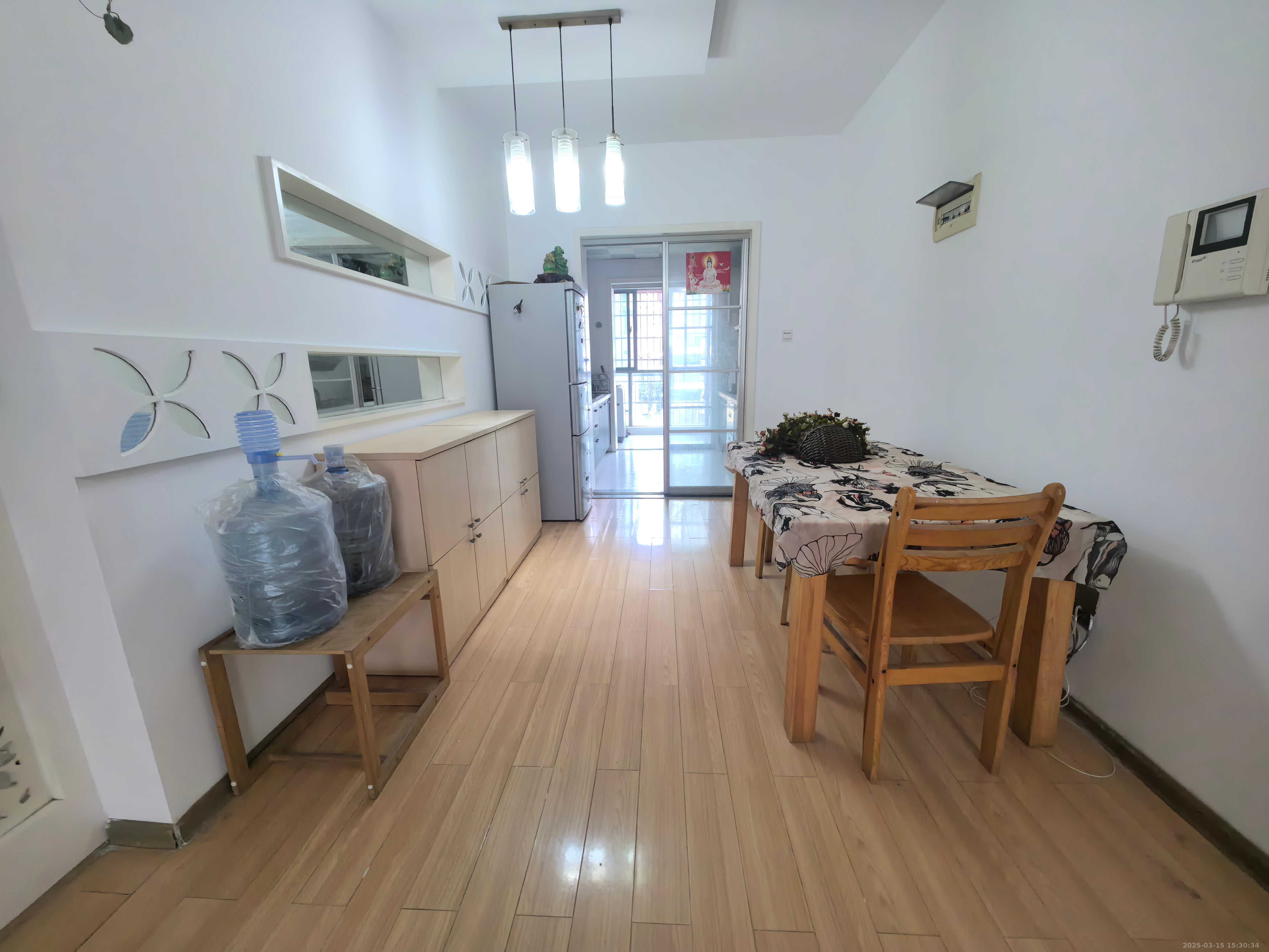 时代国际 3室2厅2卫 1800.0元/月 时代国际 3室2厅2卫 1800.0元/月室内图