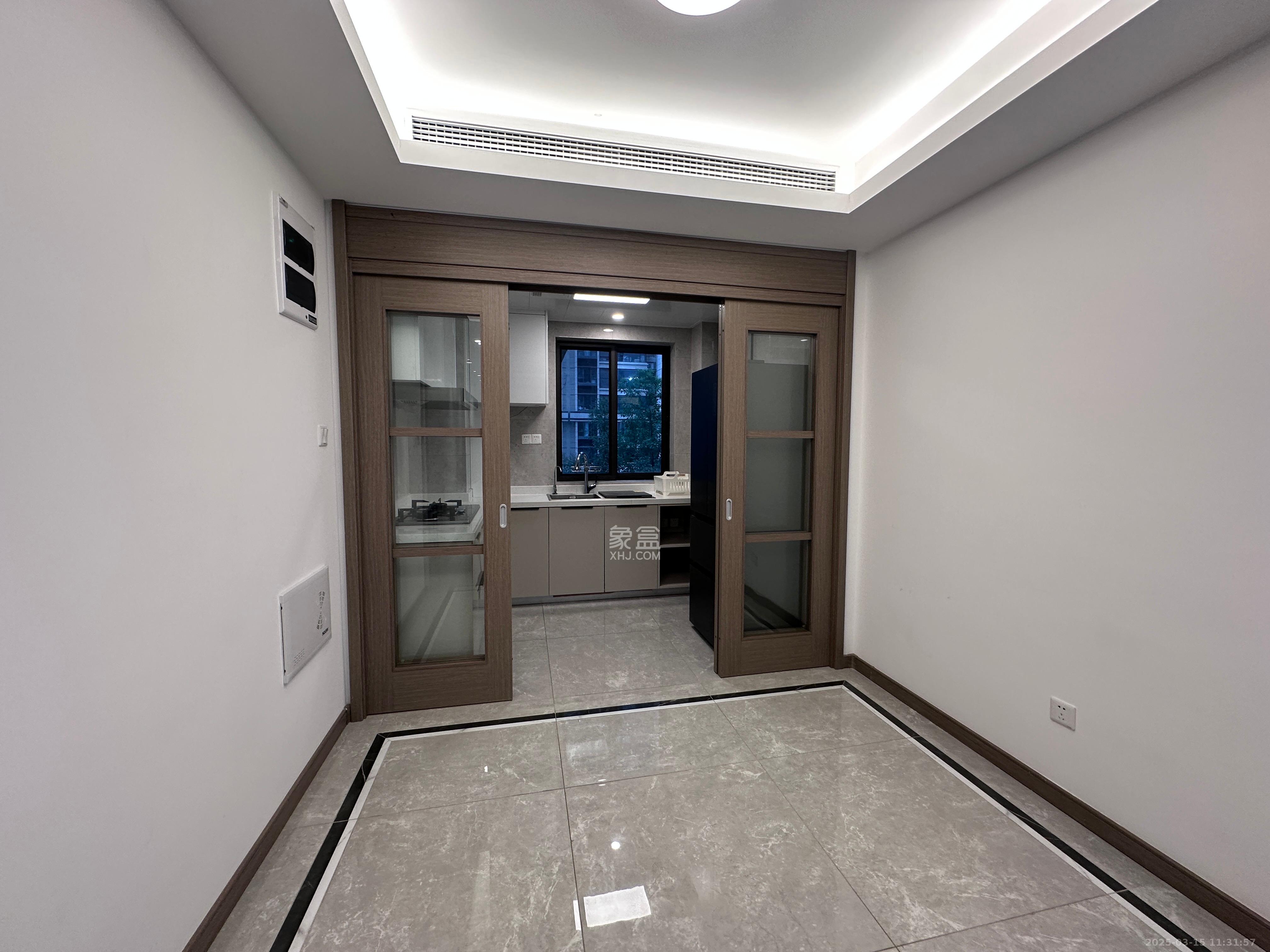 龙湖铂金中心(龙湖春江郦城)  1室0厅0卫    5280.0元/月 龙湖铂金中心(龙湖春江郦城)  1室0厅0卫    5280.0元/月室内图