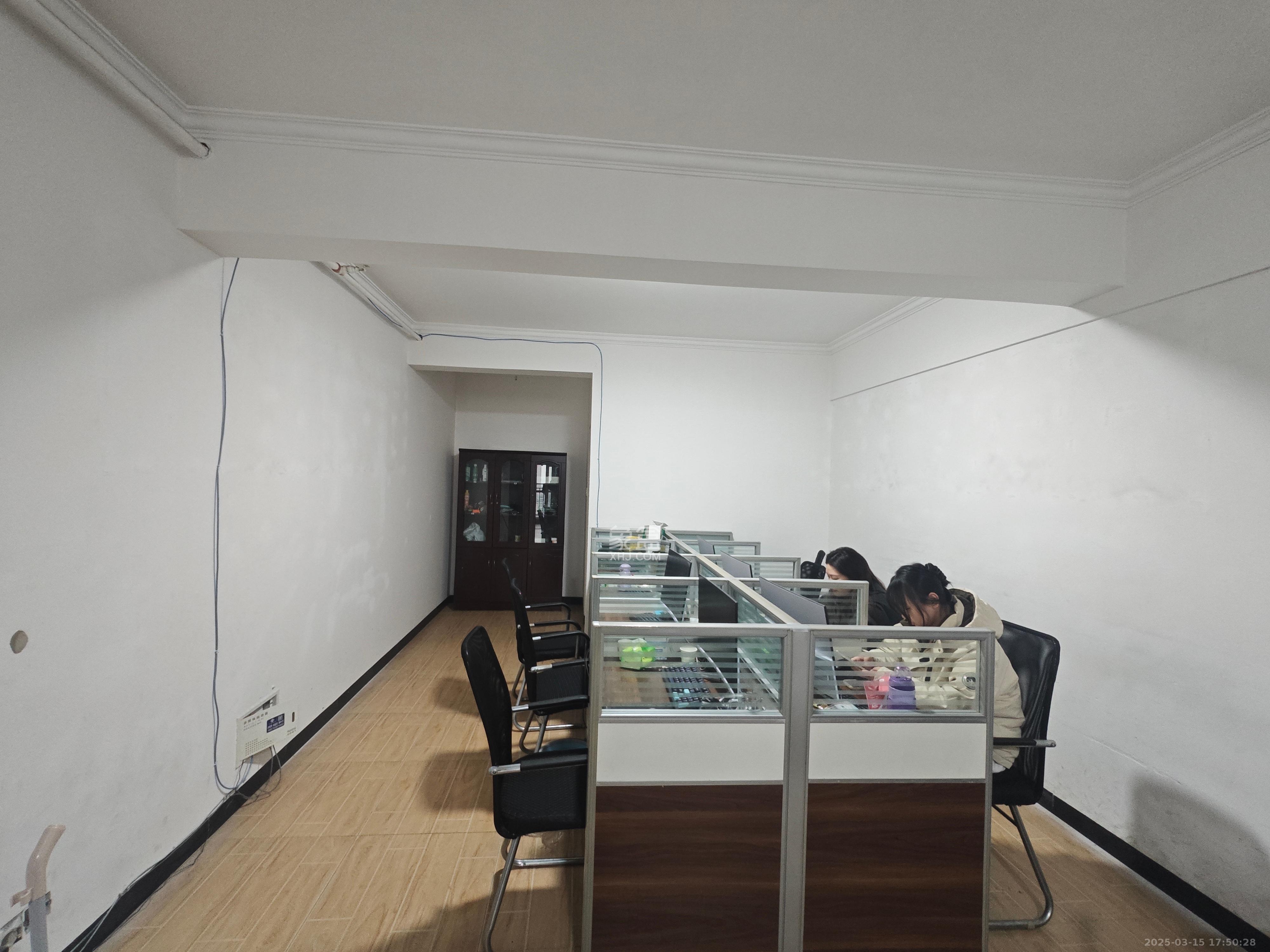 山水湾 1室1厅1卫 1400.0元/月 山水湾 1室1厅1卫 1400.0元/月室内图