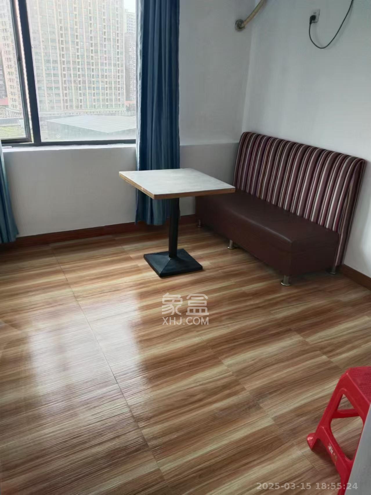 骑龙大街(骑龙苑) 1室0厅0卫 1100.0元/月 骑龙大街(骑龙苑) 1室0厅0卫 1100.0元/月室内图