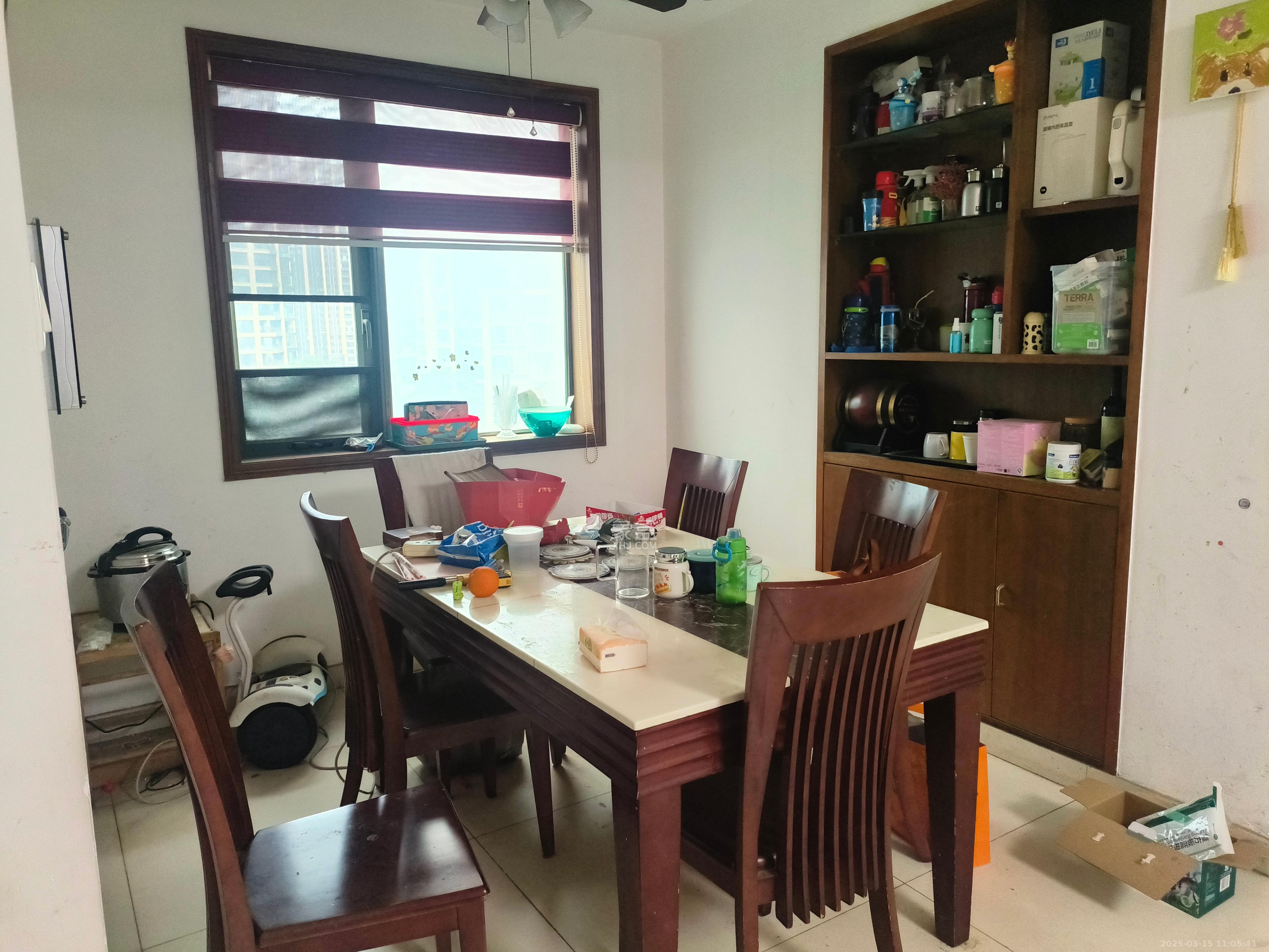 新城新世界一二三期 2室2厅1卫 2500.0元/月 新城新世界一二三期 2室2厅1卫 2500.0元/月室内图