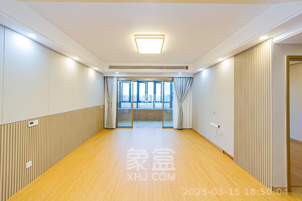珠江郦城薰衣道  3室2厅2卫   3000.00元/月室内图