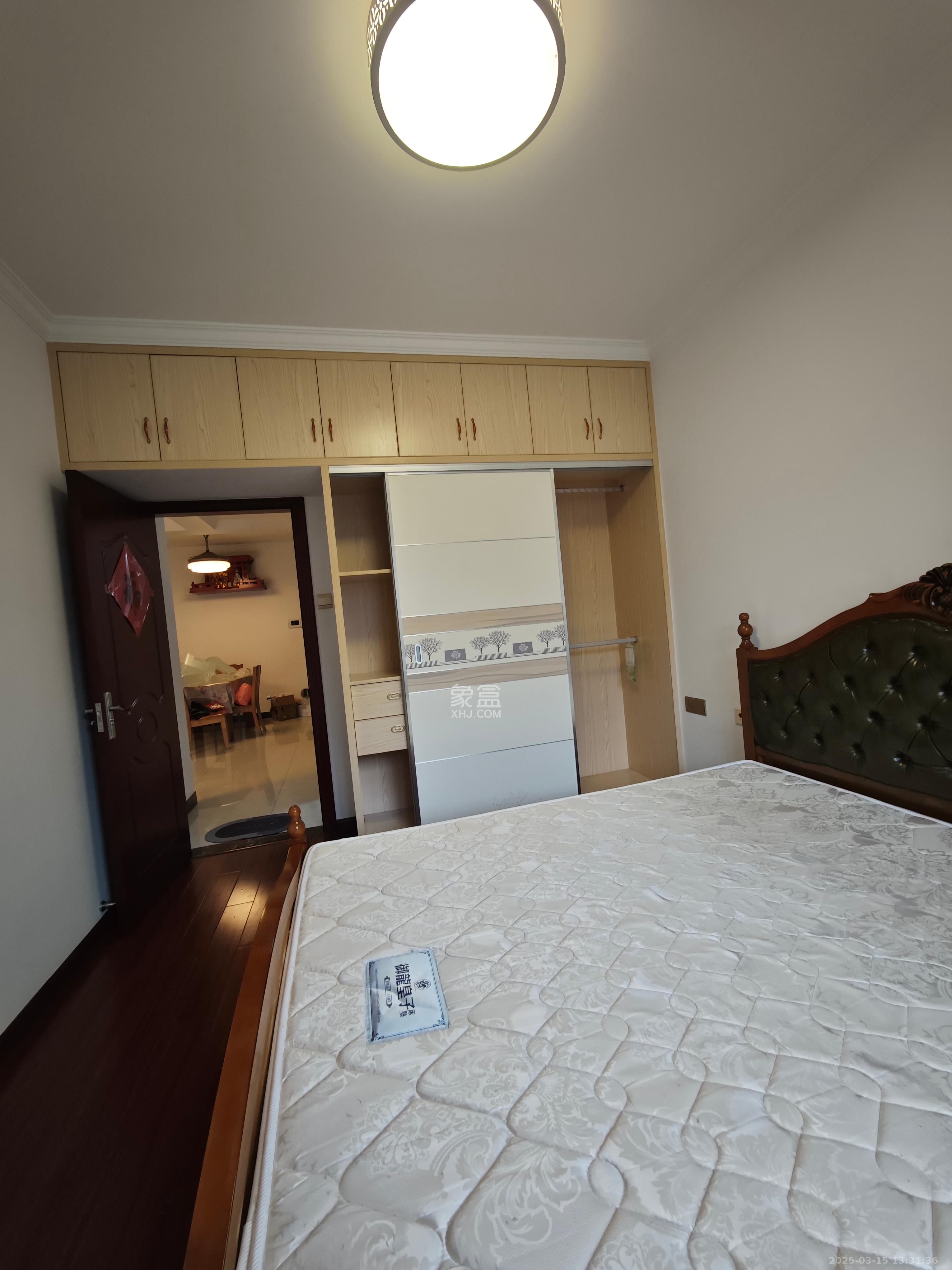 金地三千府(金地湖山樾、金地自在城)  2室2厅1卫    1600.0元/月 金地三千府(金地湖山樾、金地自在城)  2室2厅1卫    1600.0元/月室内图